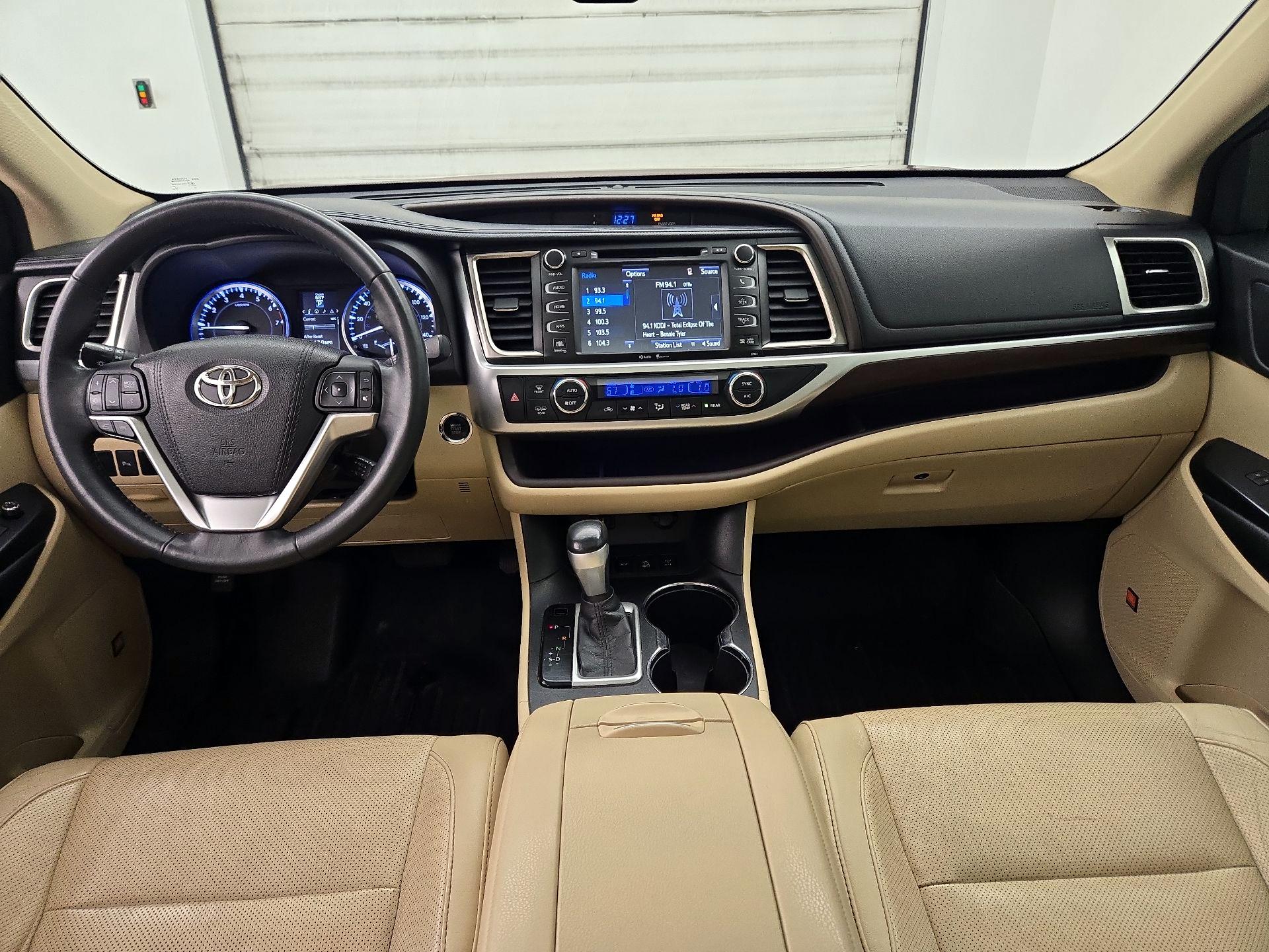 Thumbnail: 2015 Toyota Highlander - 9