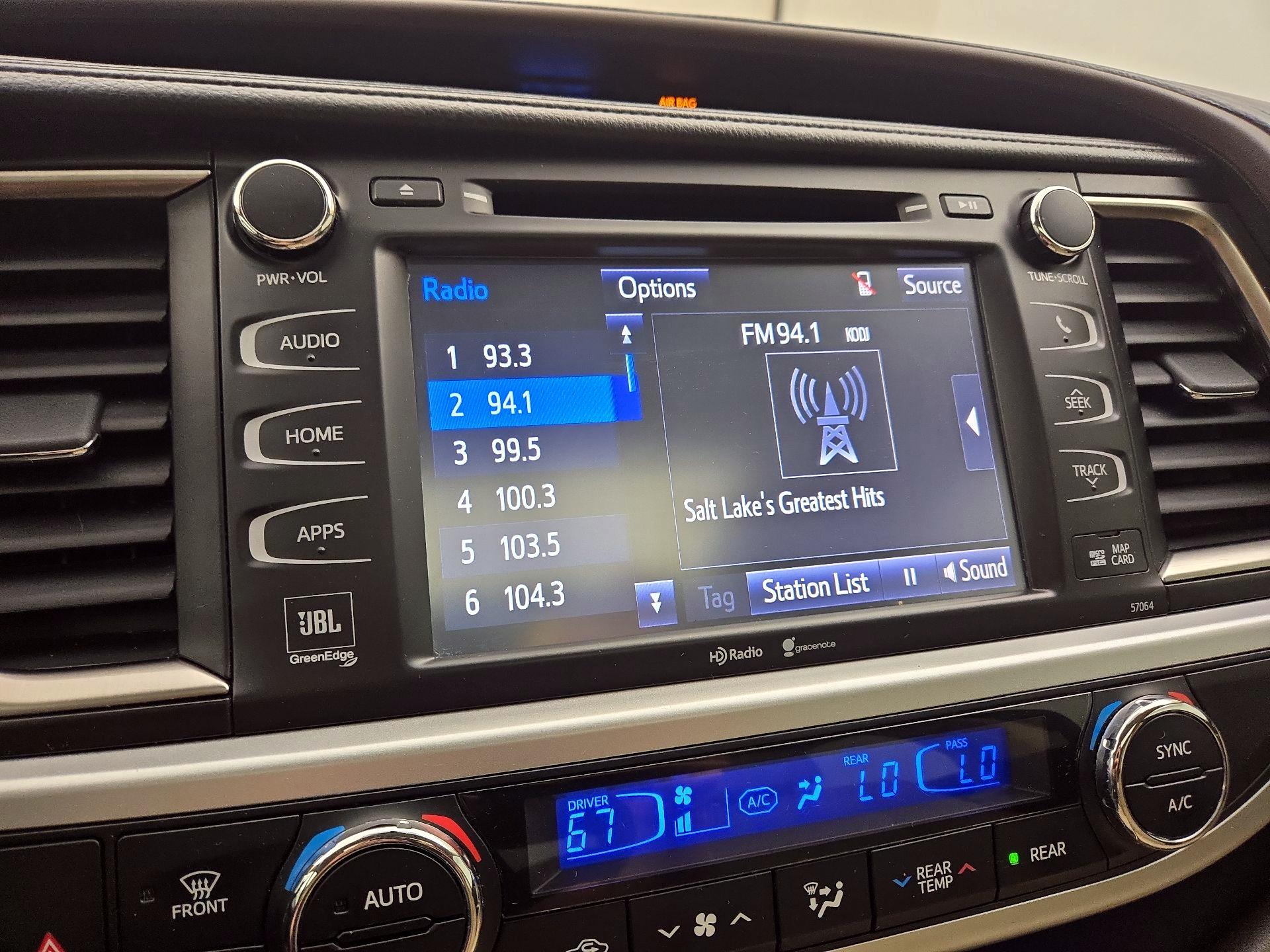 Thumbnail: 2015 Toyota Highlander - 15