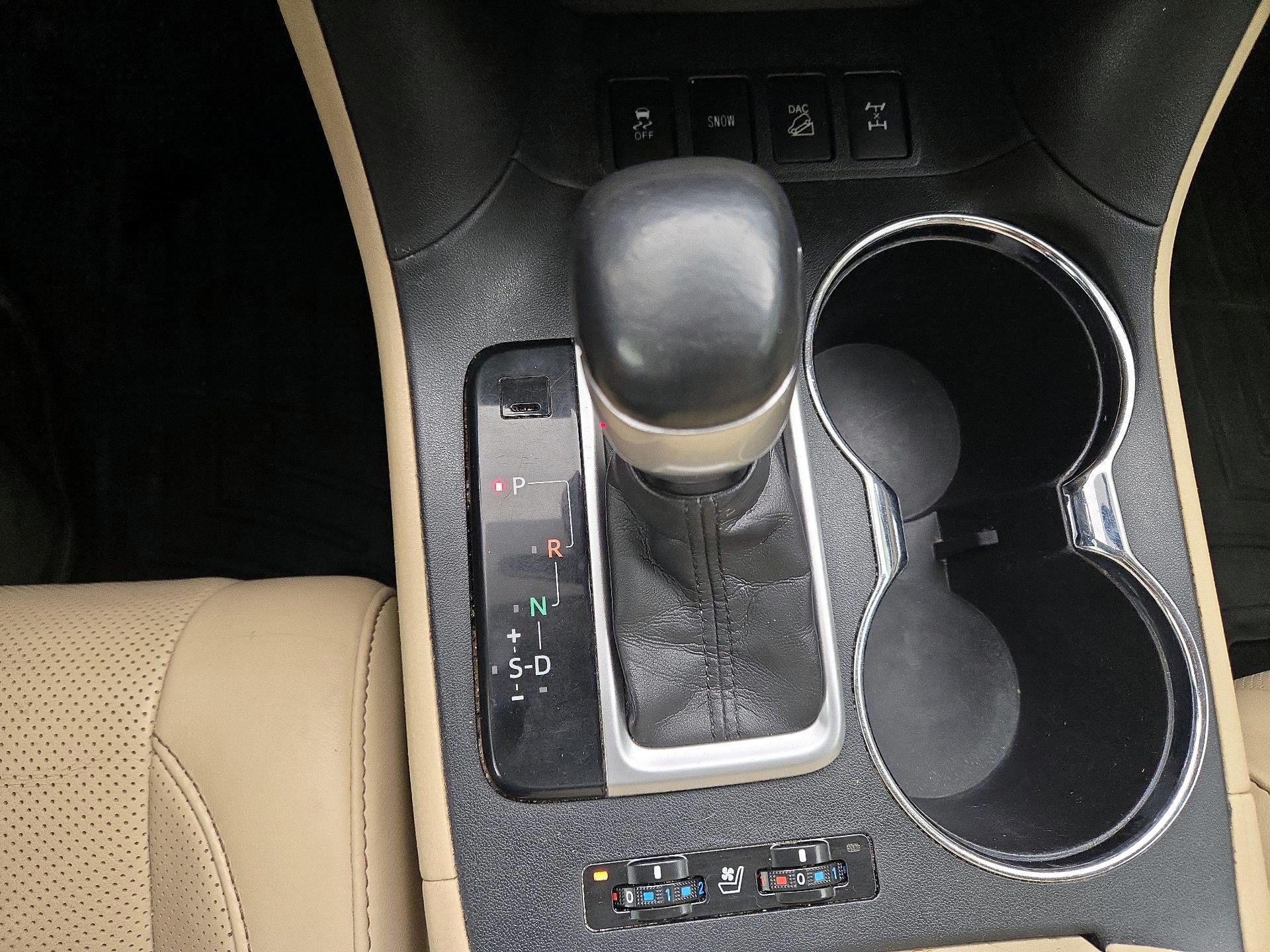 Thumbnail: 2015 Toyota Highlander - 17