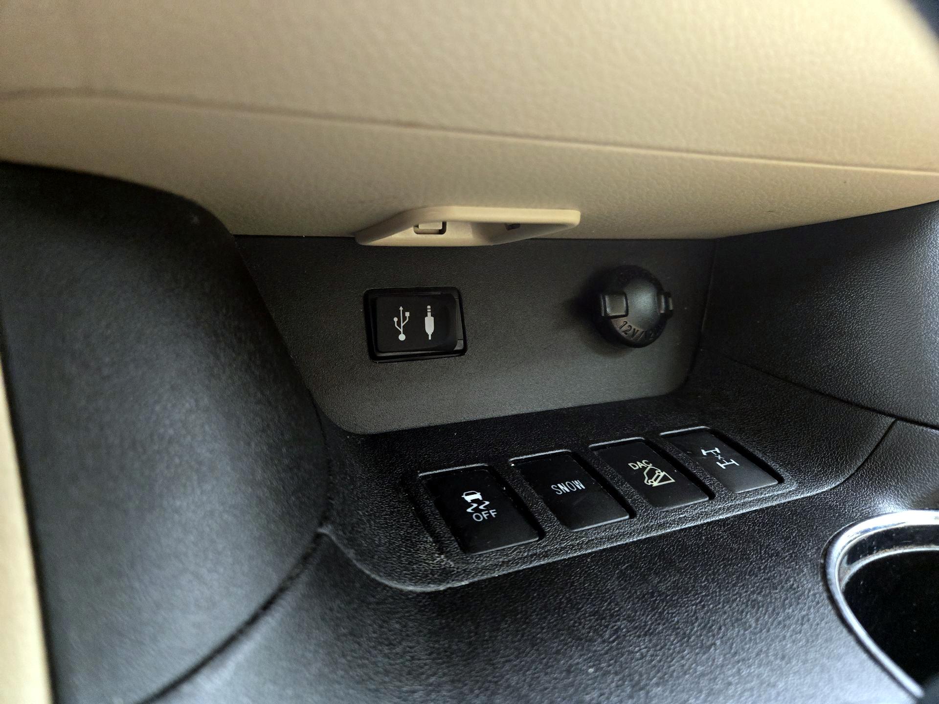 Thumbnail: 2015 Toyota Highlander - 18