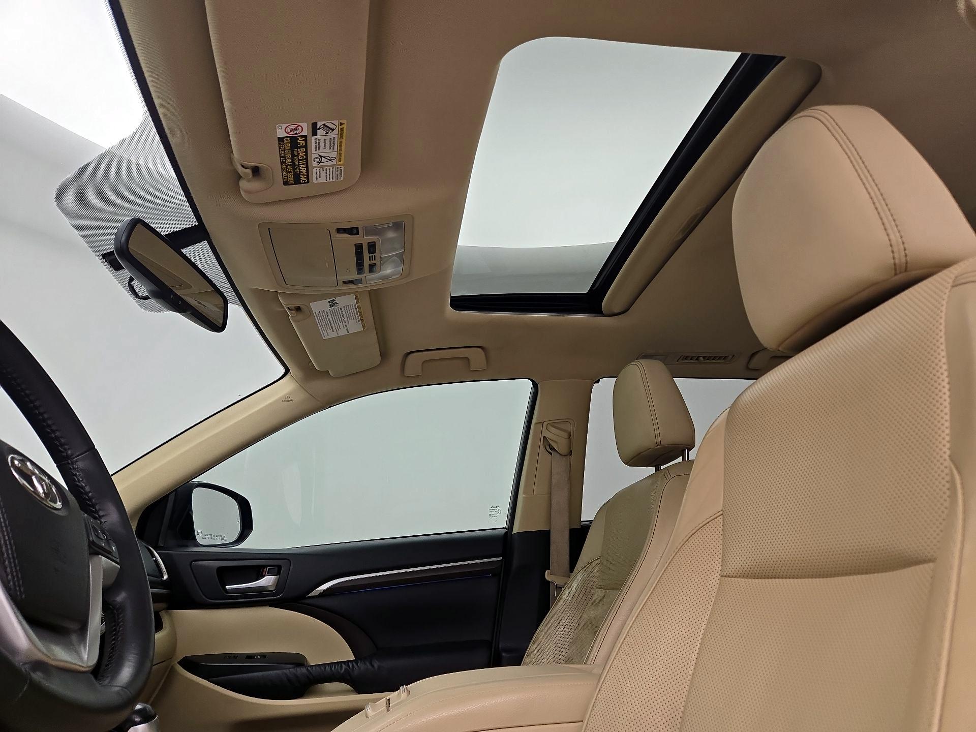 Thumbnail: 2015 Toyota Highlander - 19