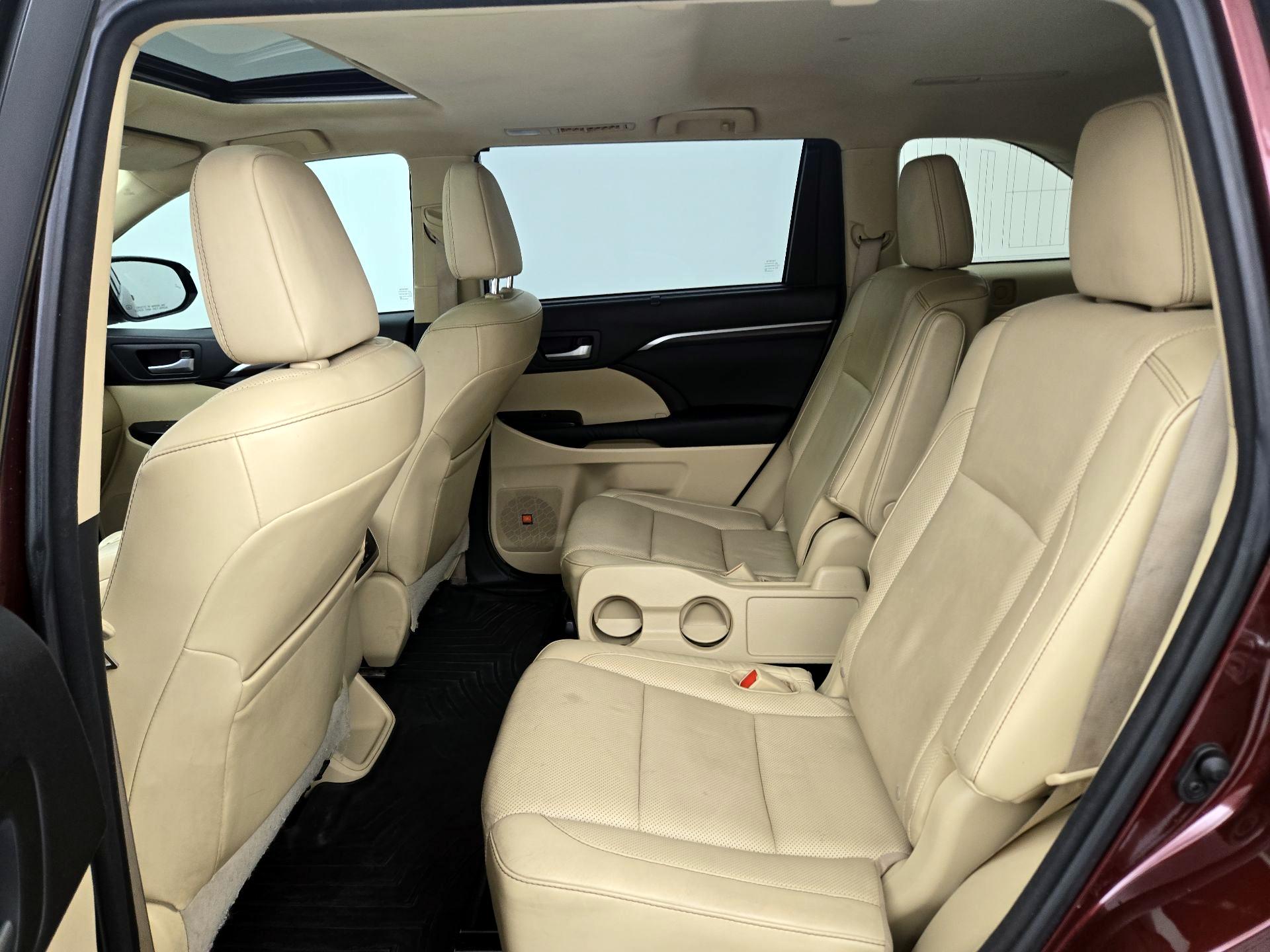 Thumbnail: 2015 Toyota Highlander - 20