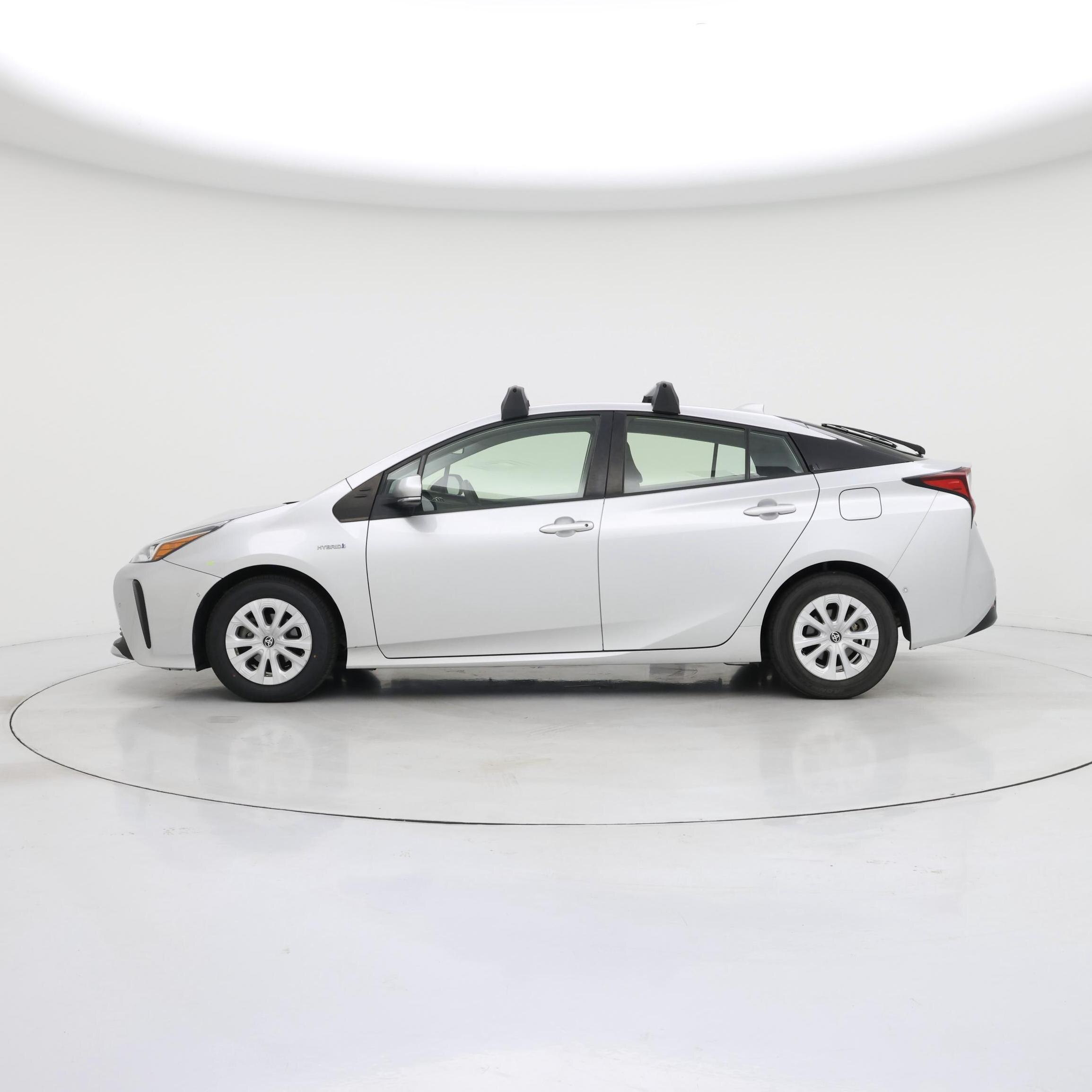 Thumbnail: 2022 Toyota Prius - 3