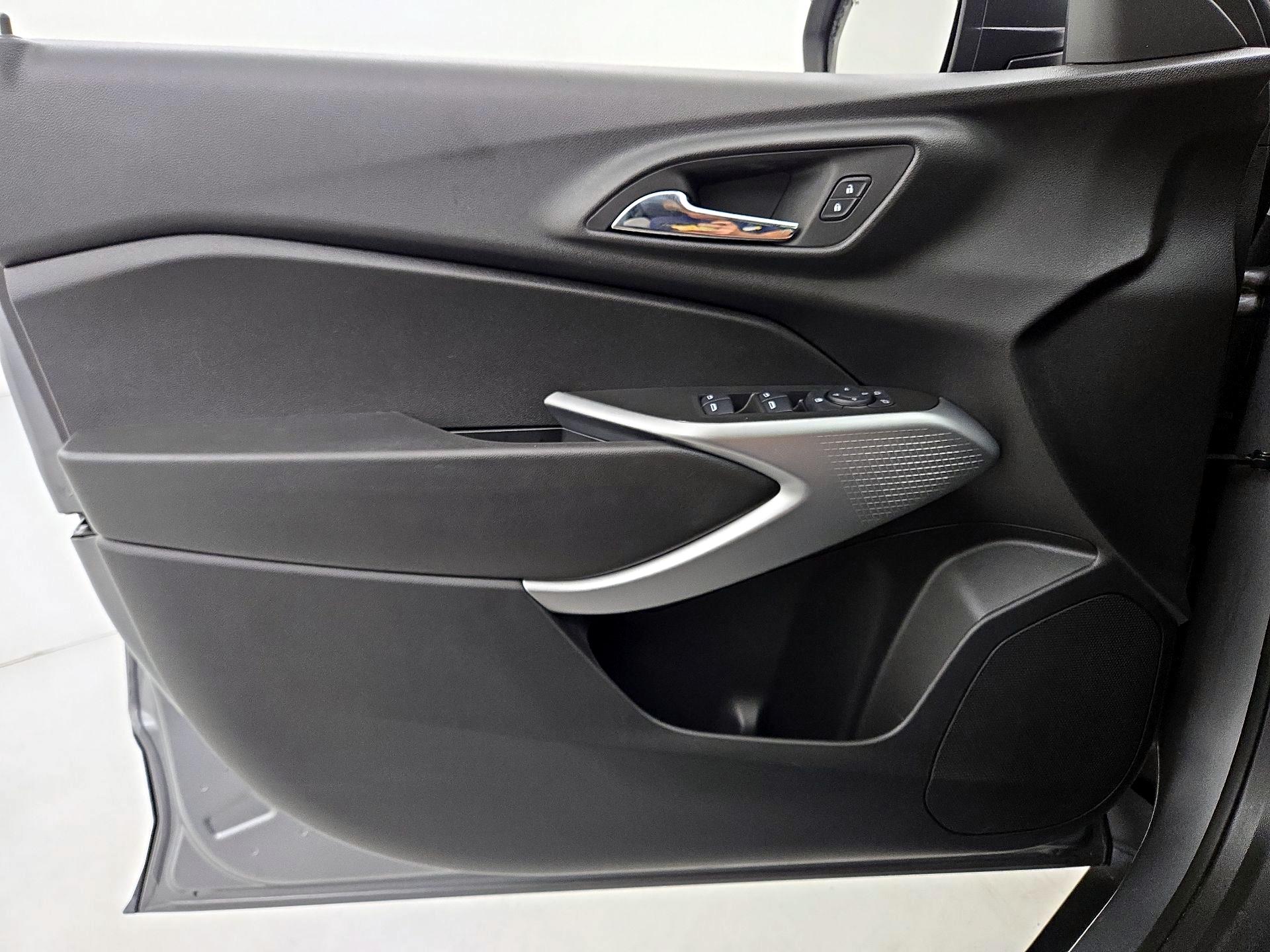 Thumbnail: 2024 Chevrolet Trax - 12