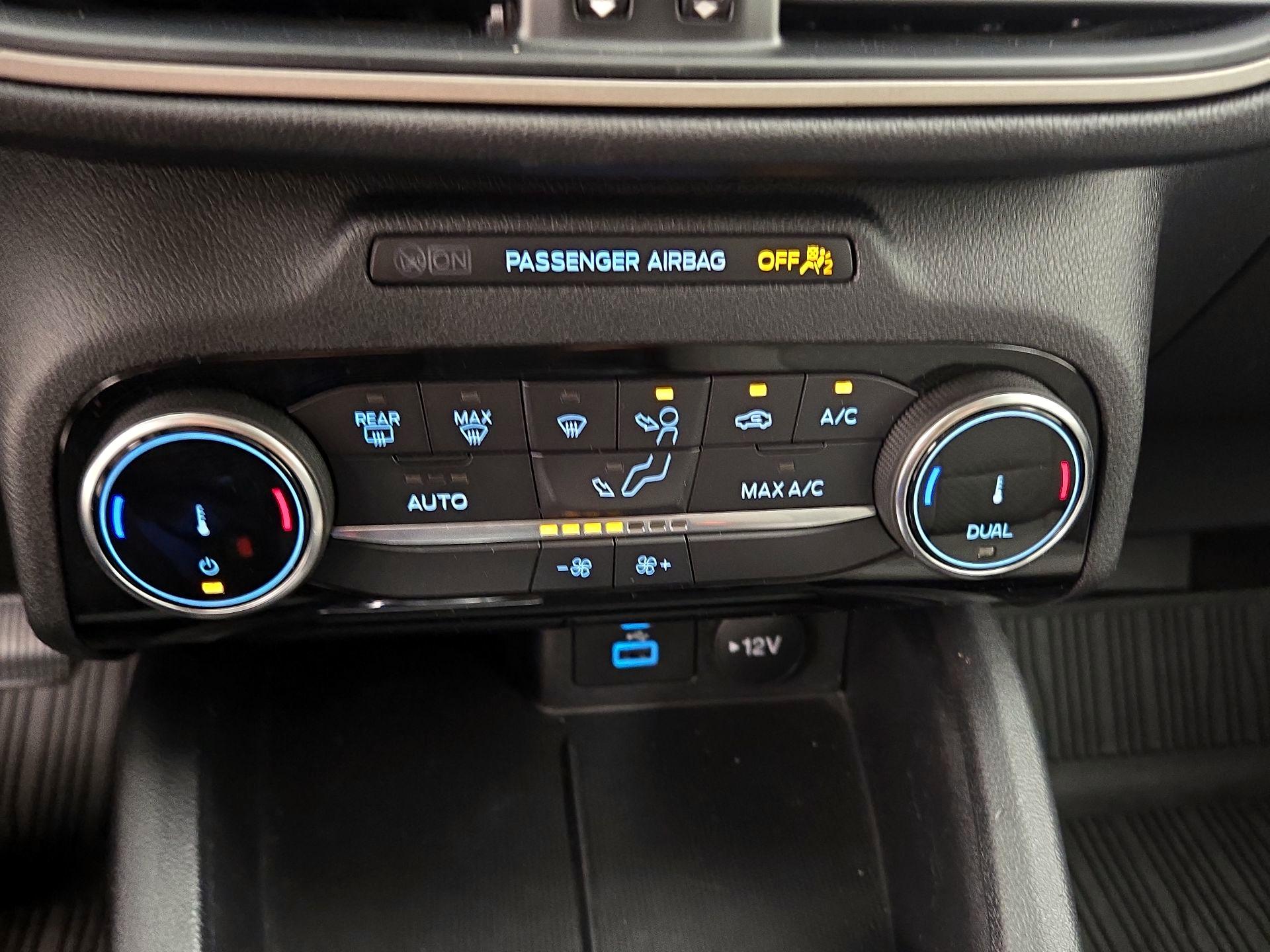 Thumbnail: 2022 Ford Escape - 16