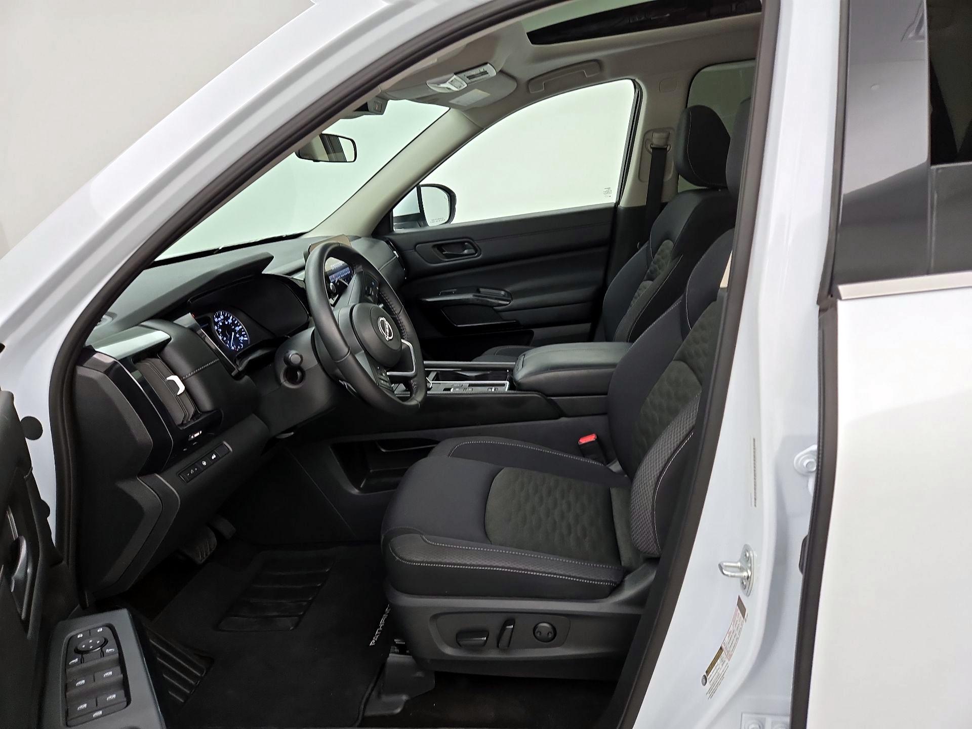 Thumbnail: 2025 Nissan Pathfinder - 11