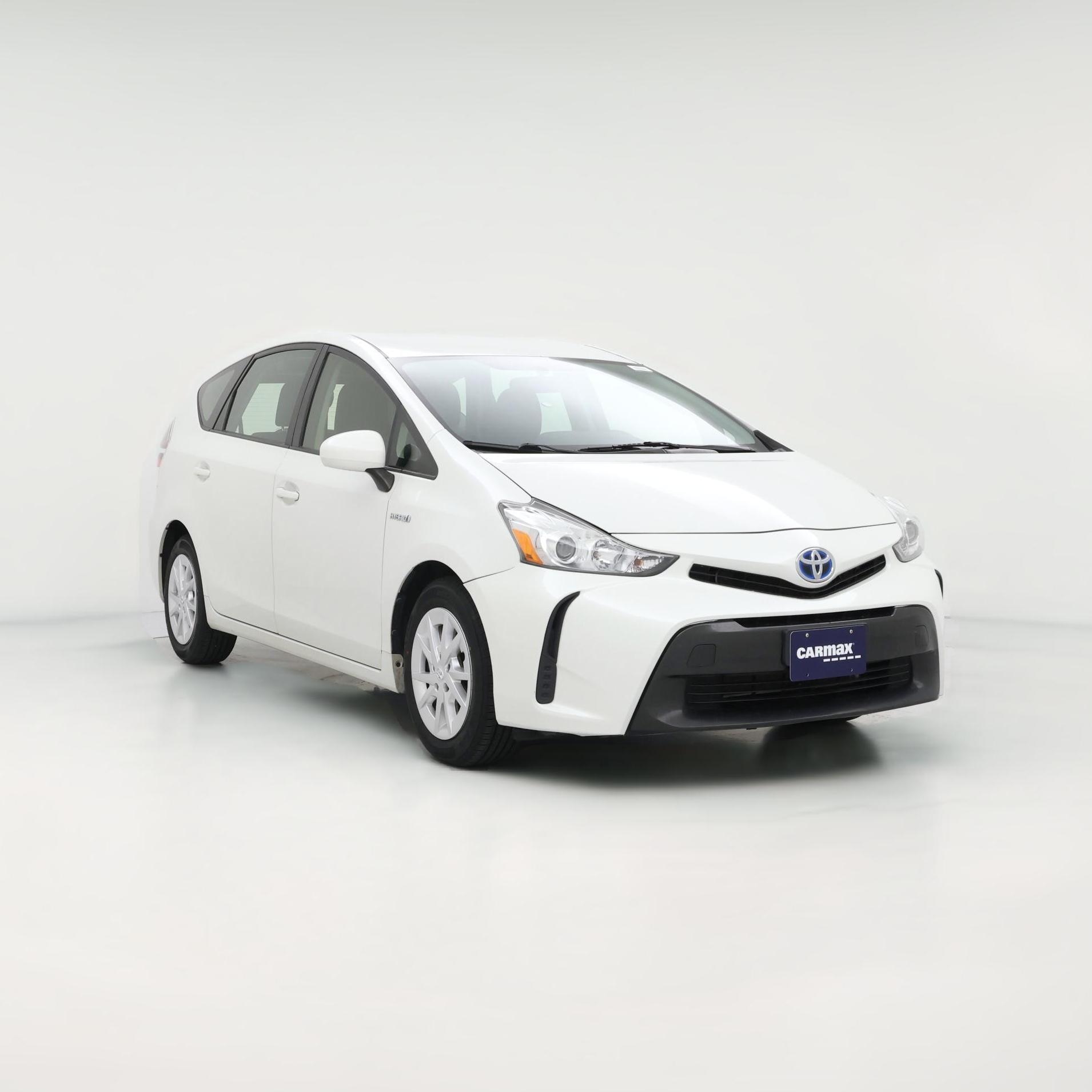 Thumbnail: 2017 Toyota Prius v - 1