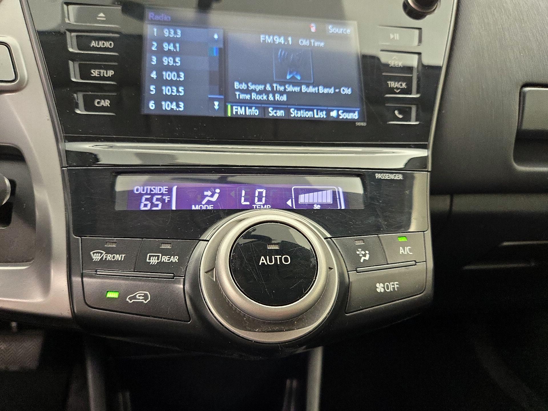 Thumbnail: 2017 Toyota Prius v - 16