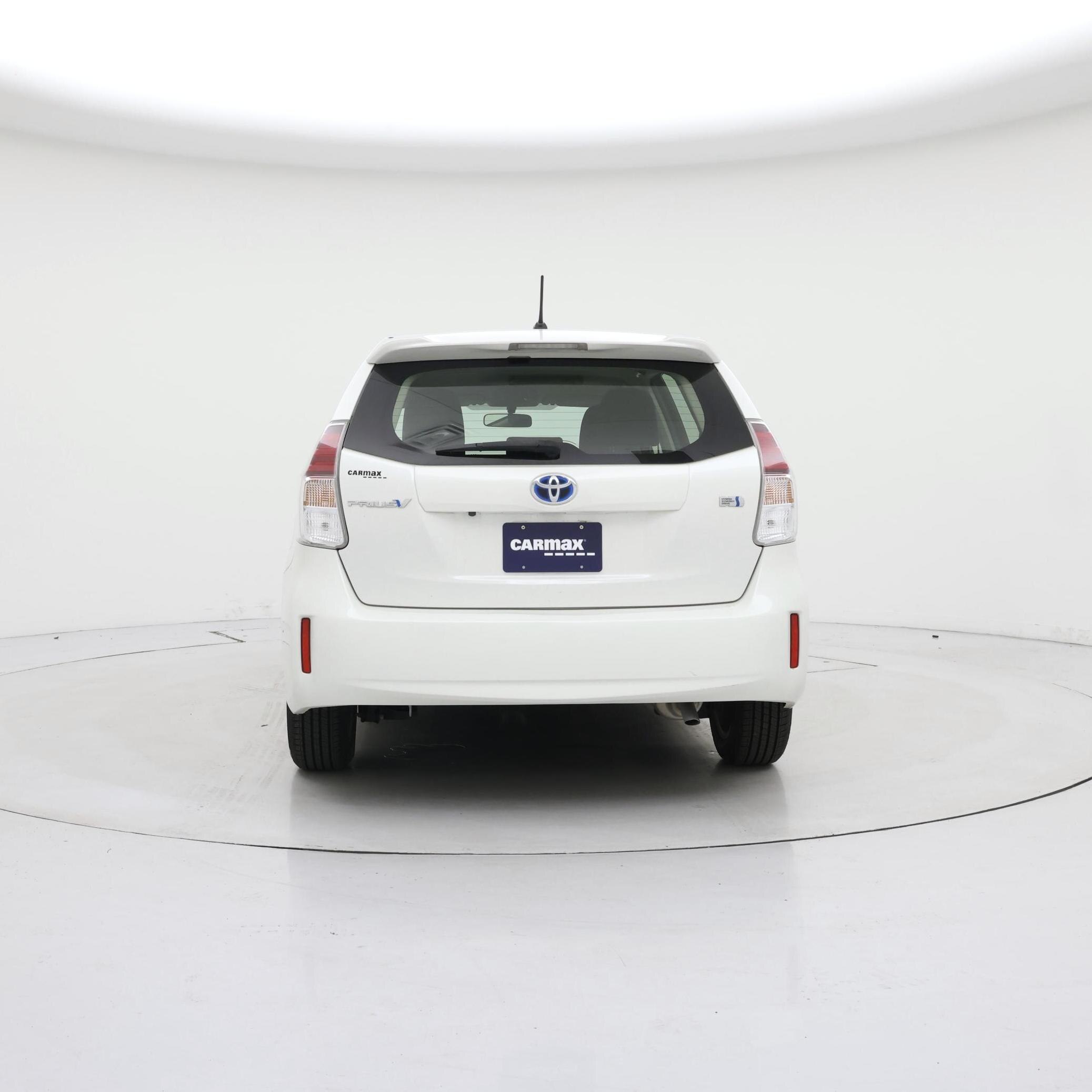 Thumbnail: 2017 Toyota Prius v - 6