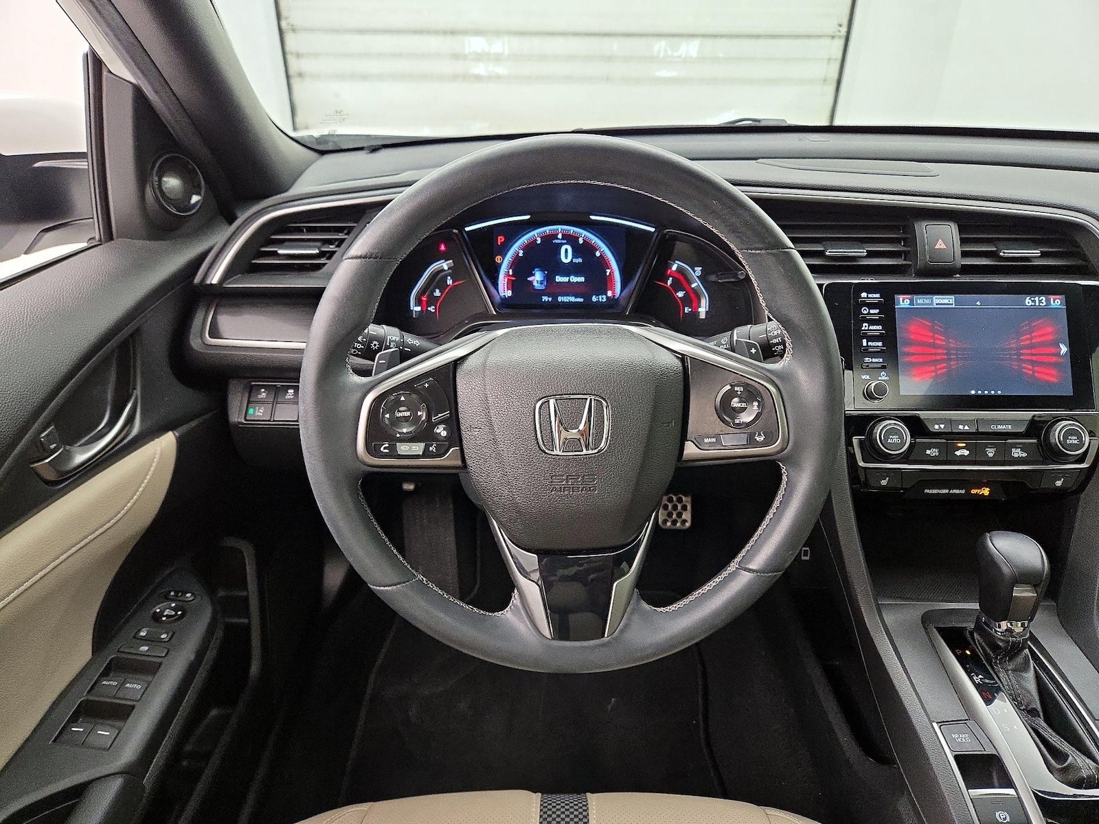 2020 Honda Civic Hatchback Sport Touring - Photo 11
