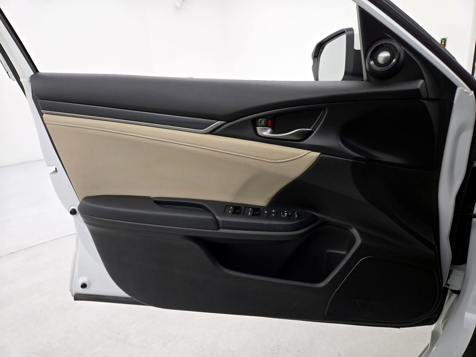 2020 Honda Civic Hatchback Sport Touring - Photo 13
