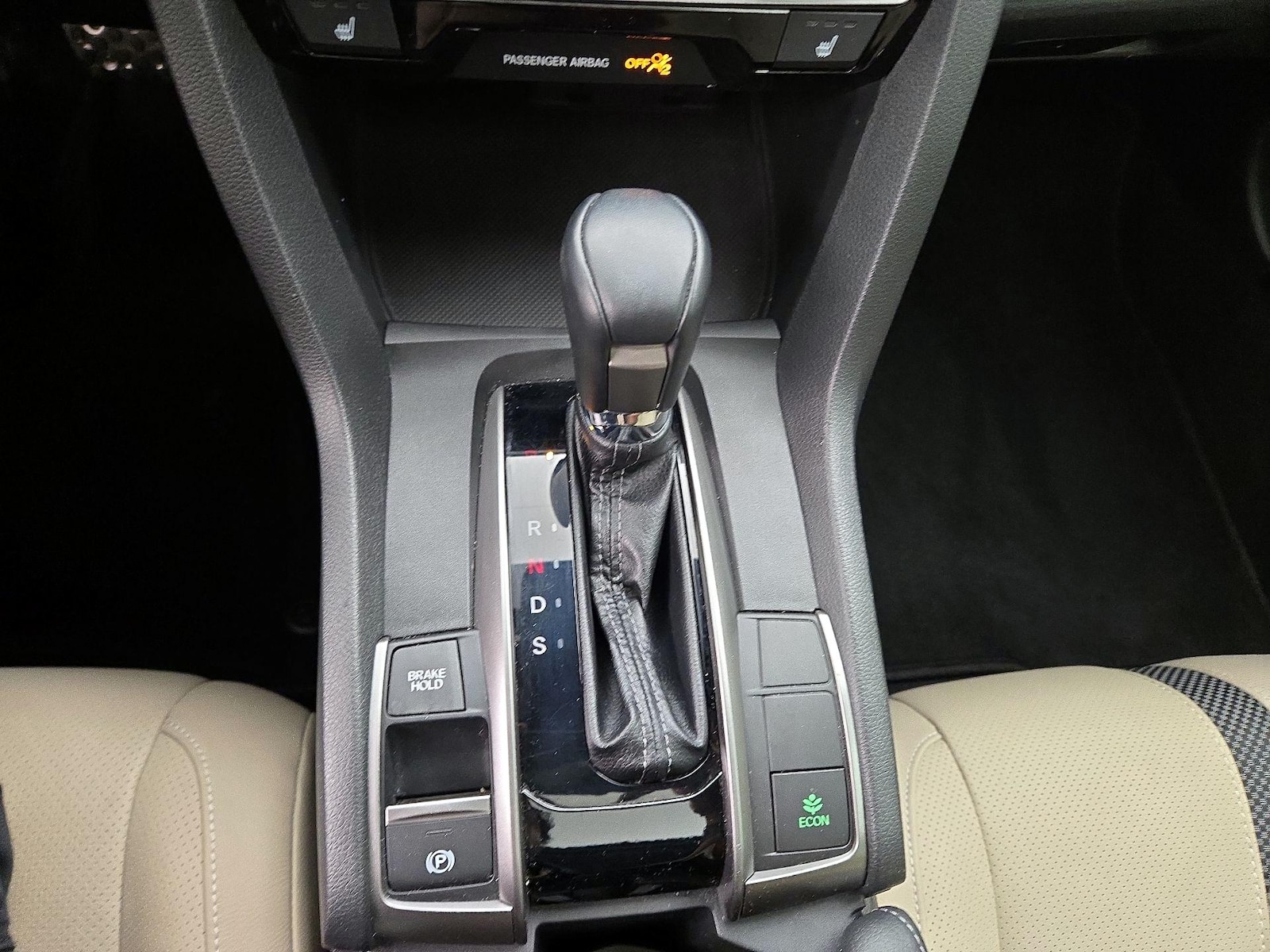 2020 Honda Civic Hatchback Sport Touring - Photo 19