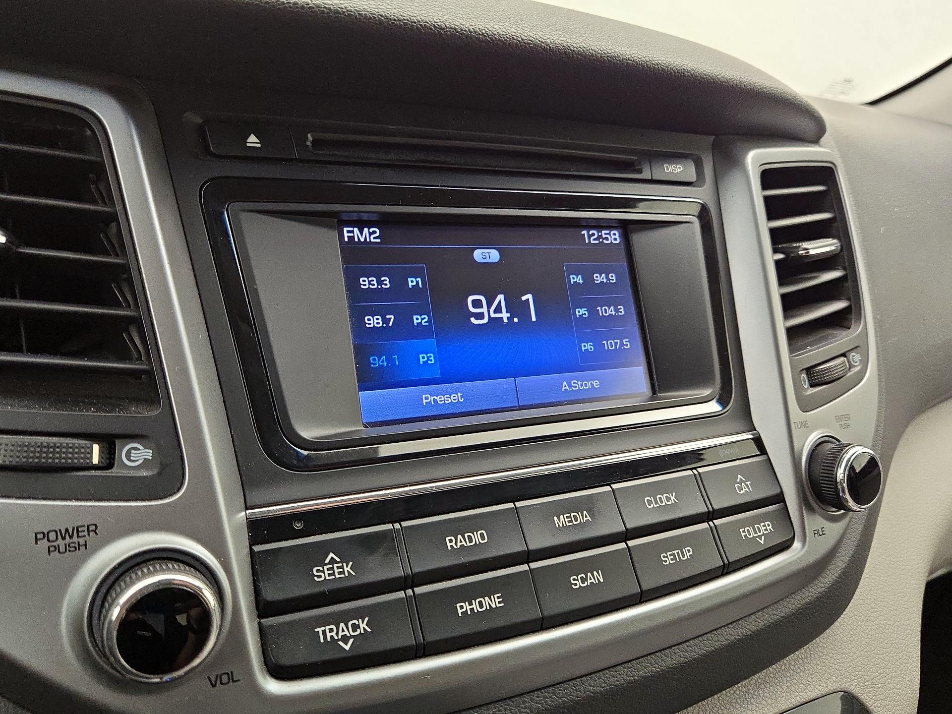 Thumbnail: 2016 Hyundai Tucson - 15