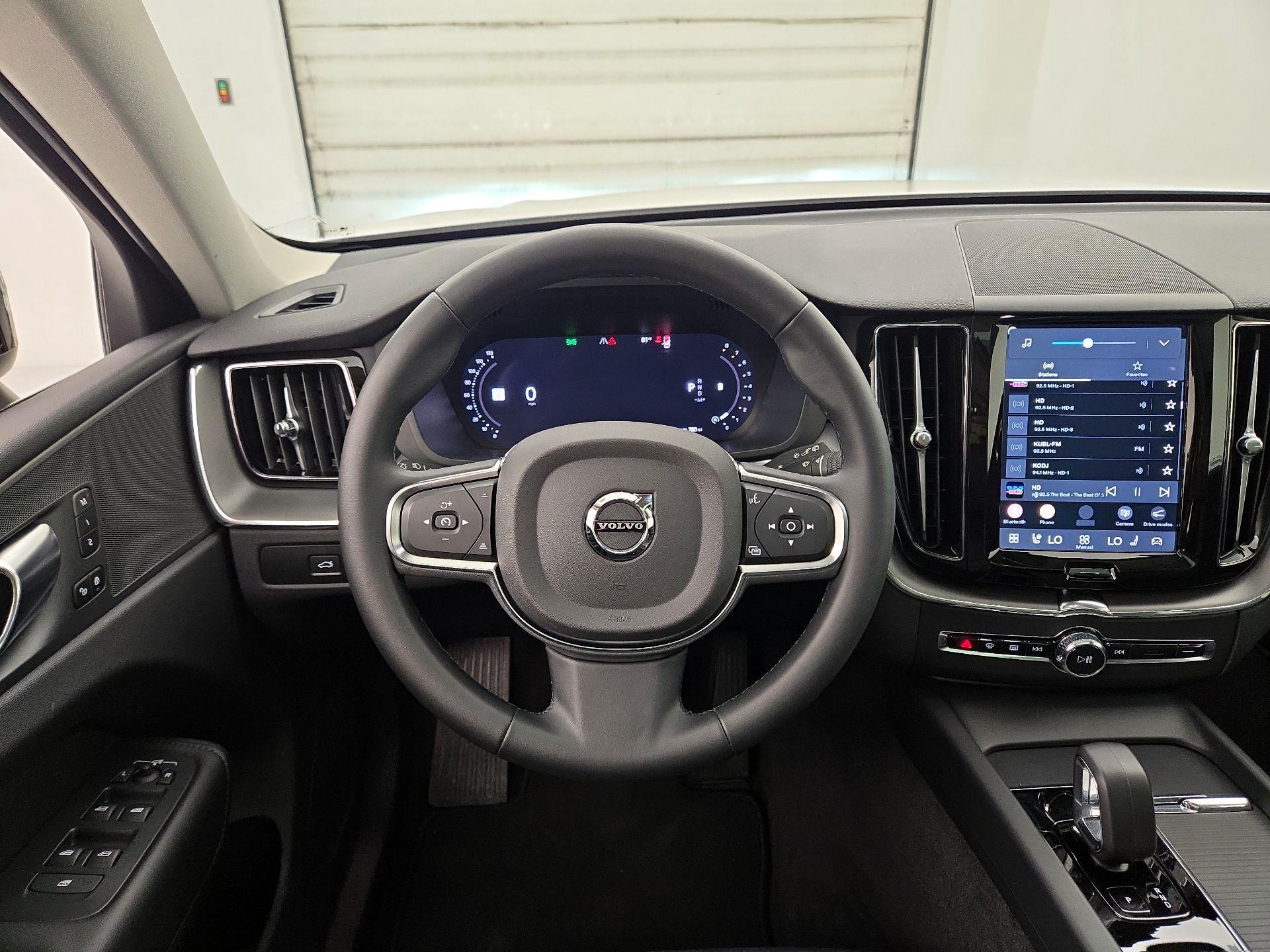 Thumbnail: 2024 Volvo XC60 - 10