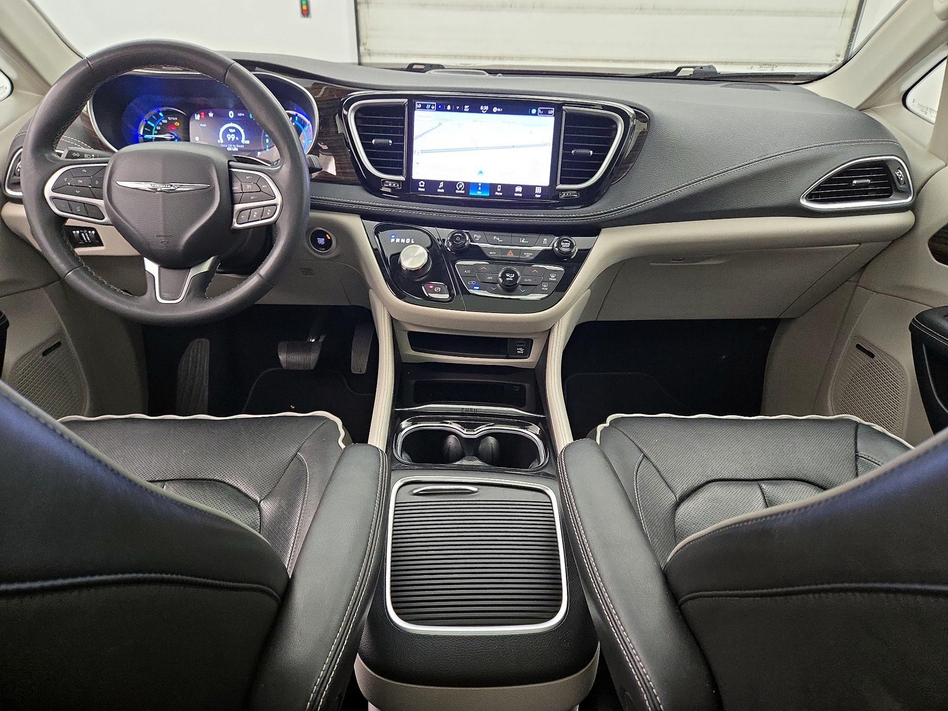 Thumbnail: 2023 Chrysler Pacifica - 9