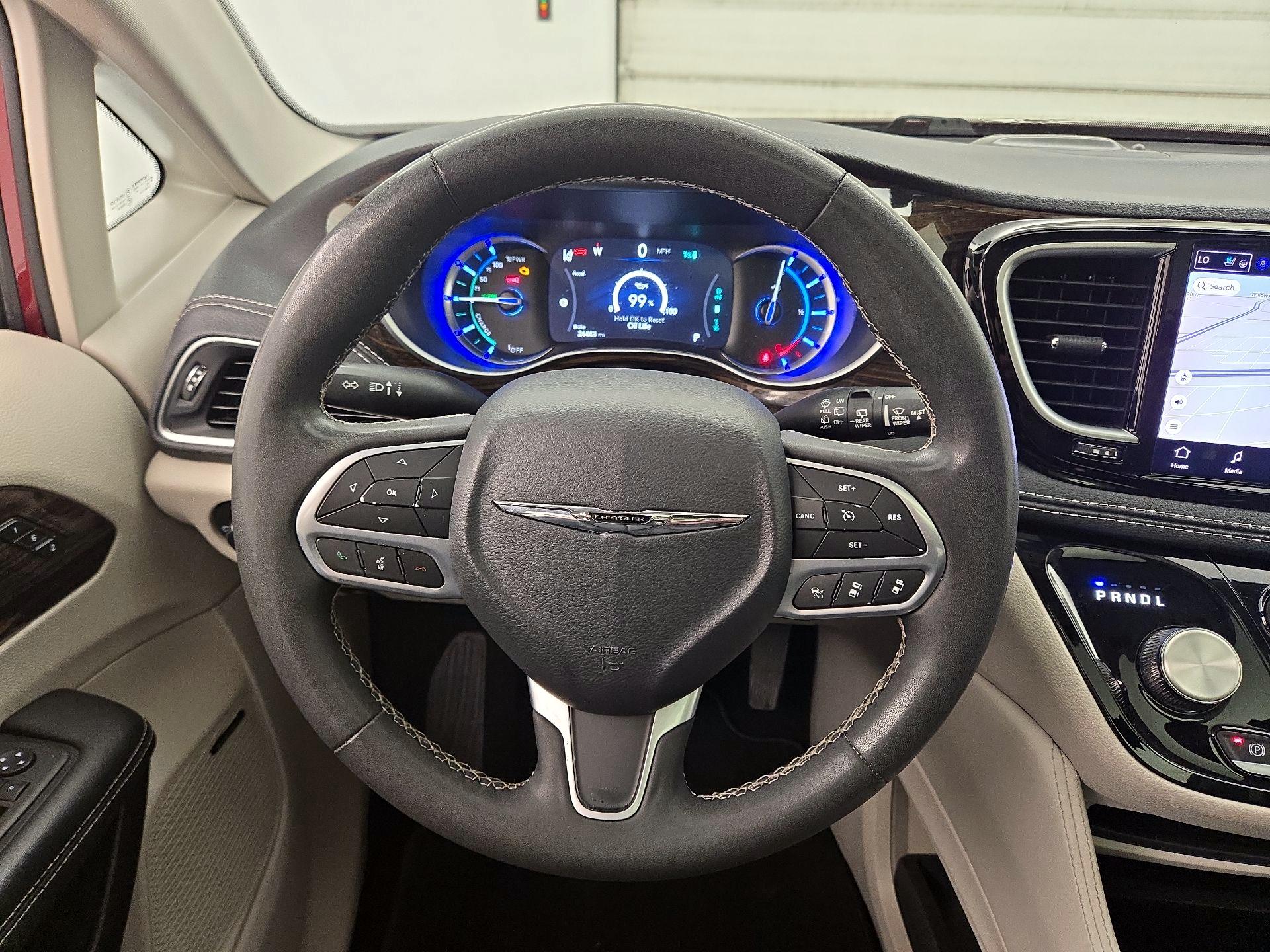 Thumbnail: 2023 Chrysler Pacifica - 10