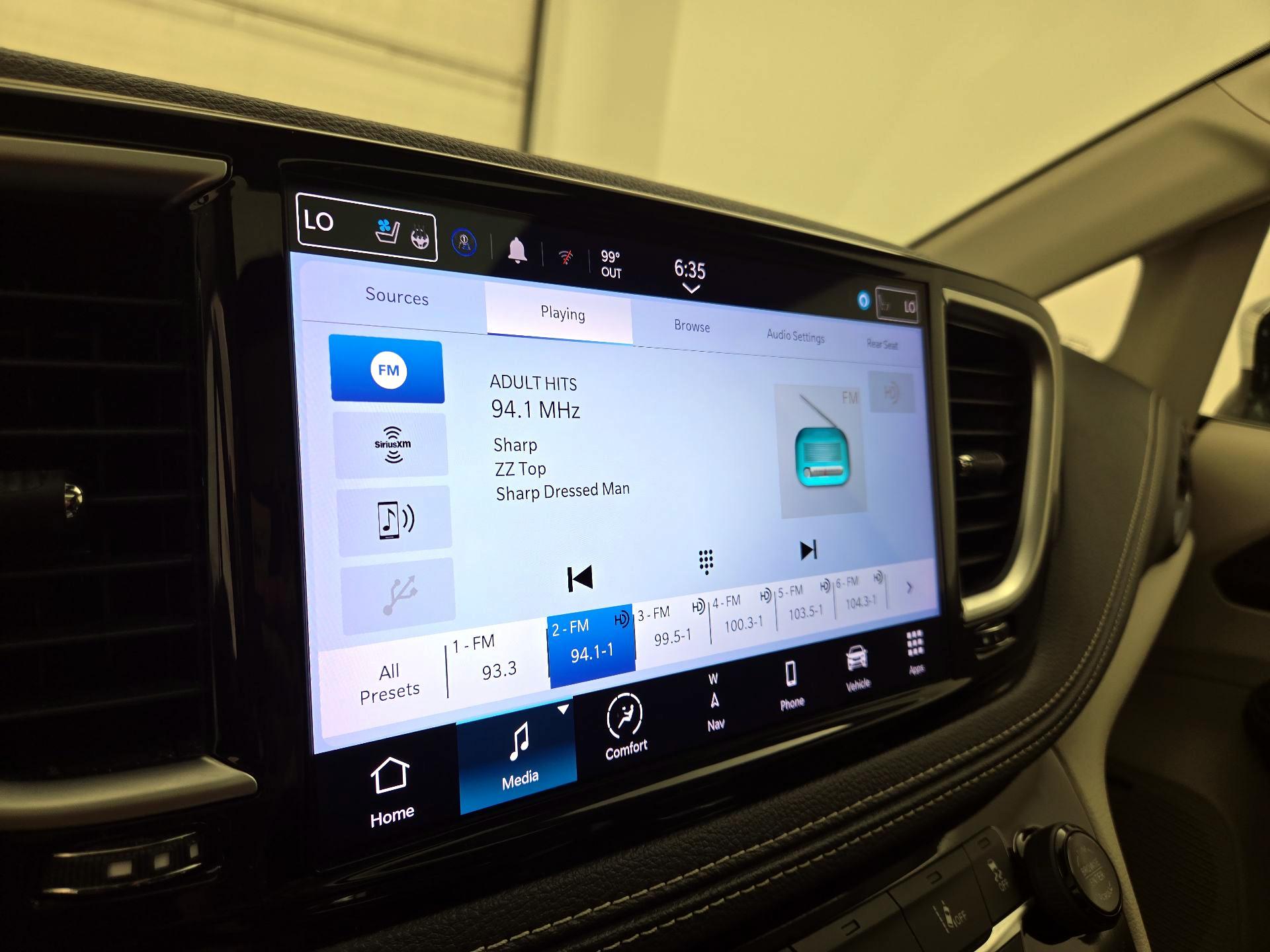 Thumbnail: 2023 Chrysler Pacifica - 16
