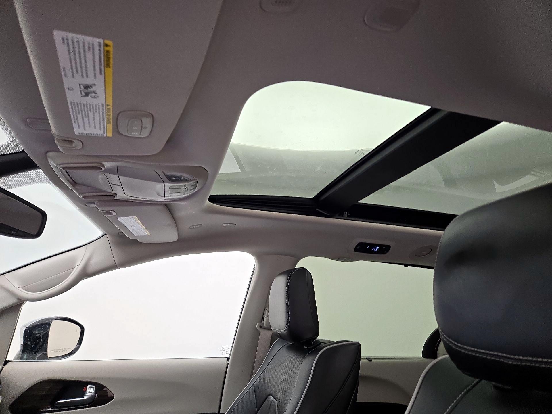 Thumbnail: 2023 Chrysler Pacifica - 20