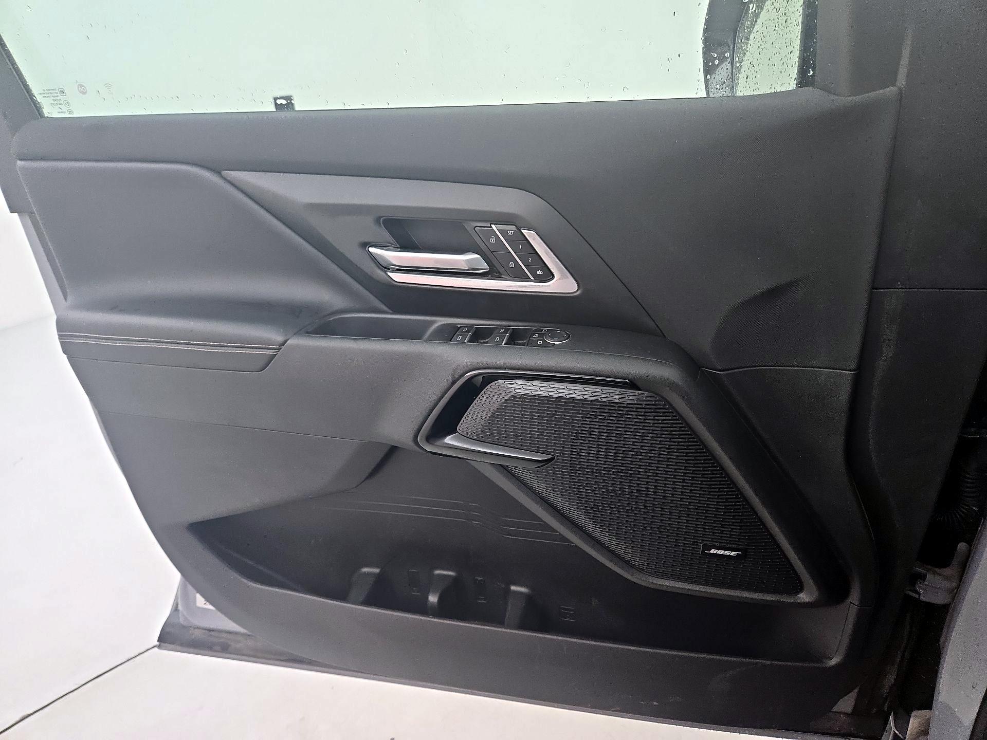 Thumbnail: 2025 Chevrolet Silverado EV - 12