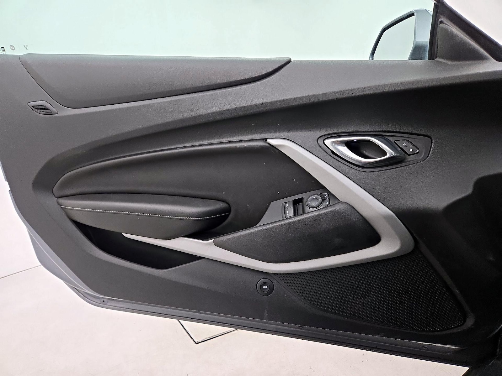 2019 Chevrolet Camaro 1LT - Photo 13