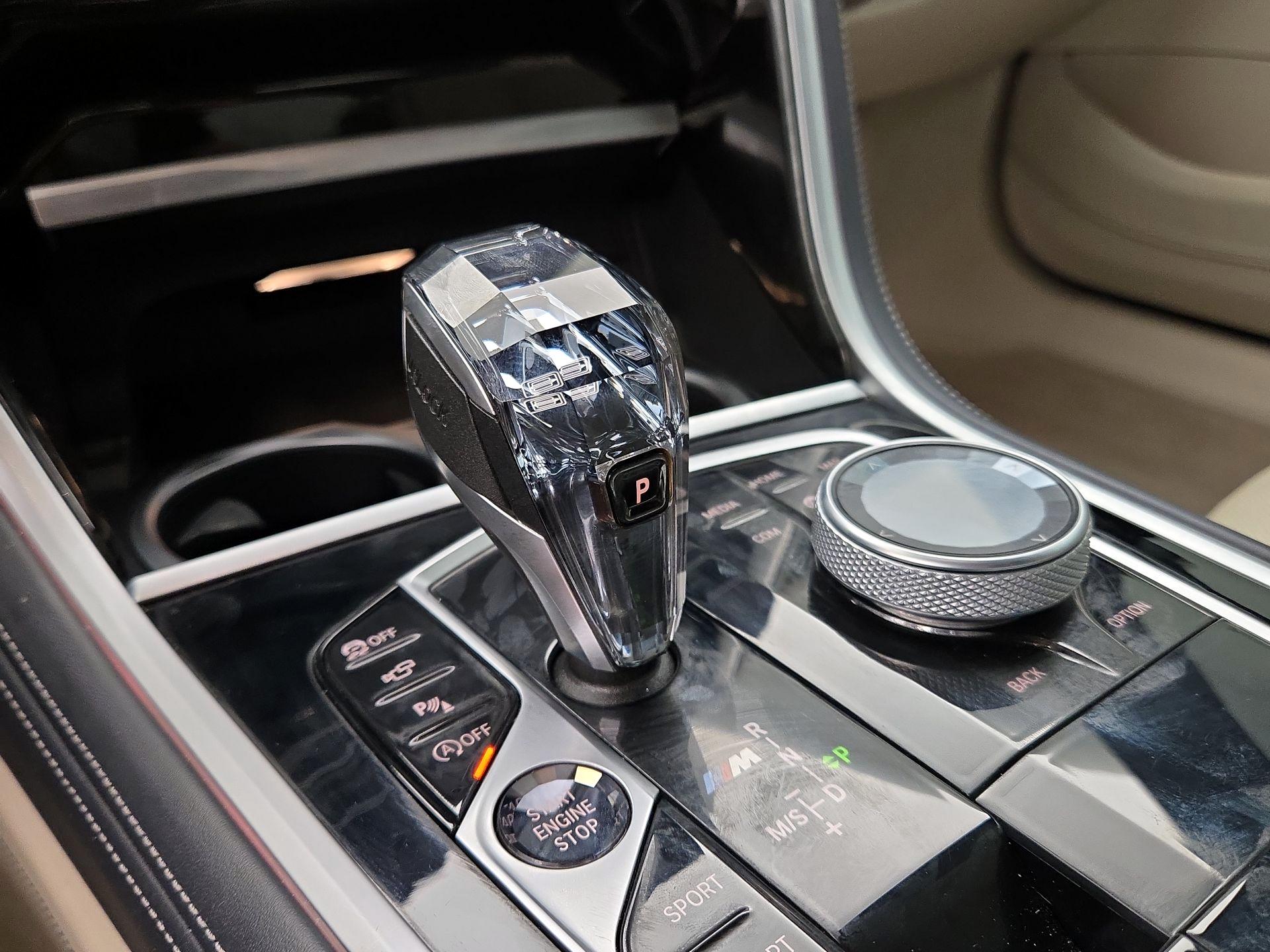 Thumbnail: 2019 BMW 8 Series - 18