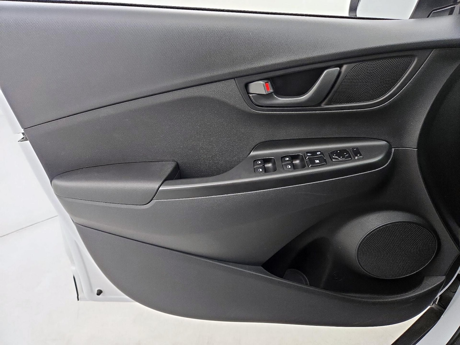 2023 Hyundai Kona SE - Photo 13