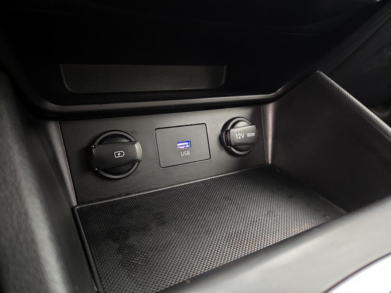 2023 Hyundai Kona SE - Photo 19