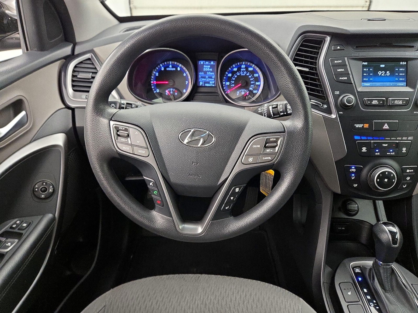 2016 Hyundai Santa Fe SE - Photo 11