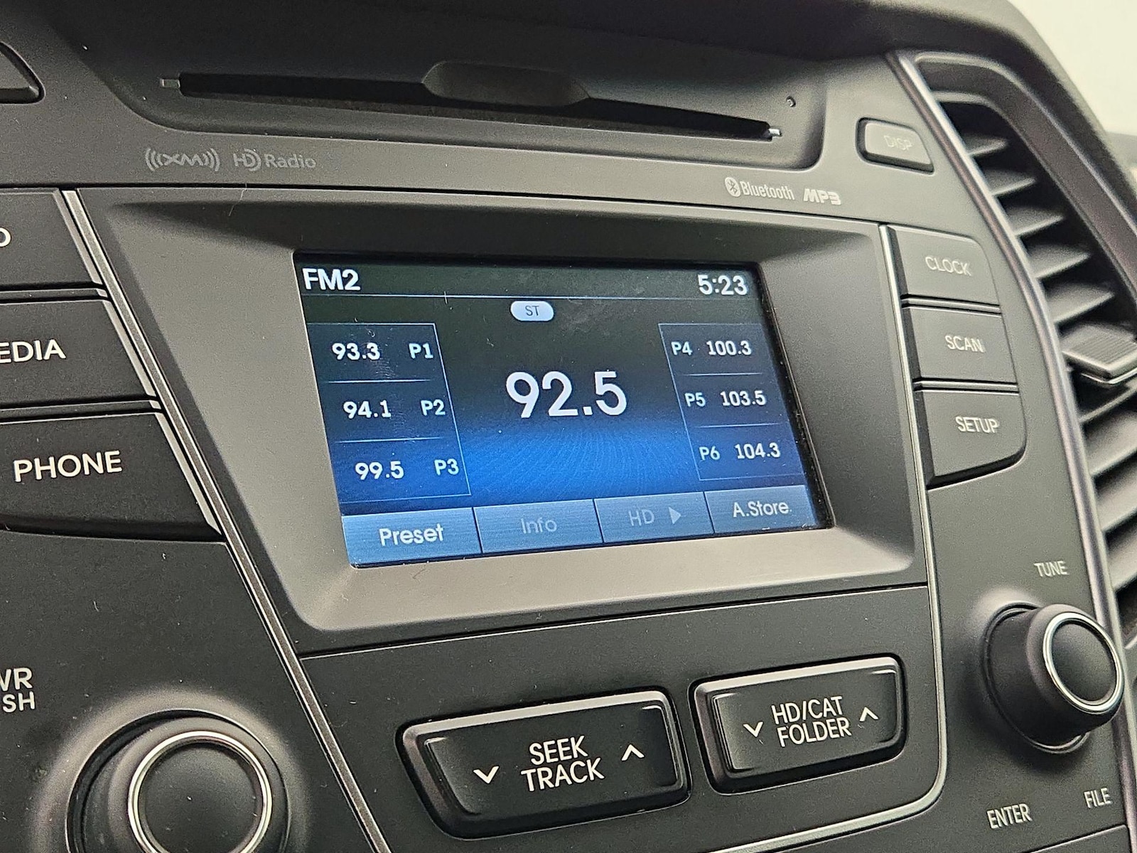 2016 Hyundai Santa Fe SE - Photo 16