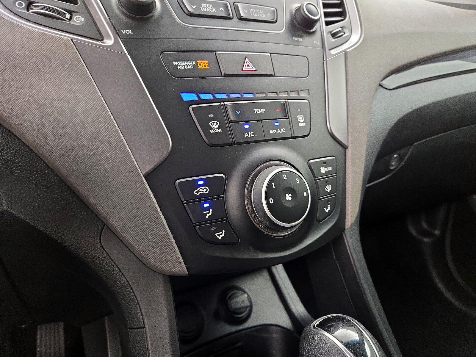 2016 Hyundai Santa Fe SE - Photo 17