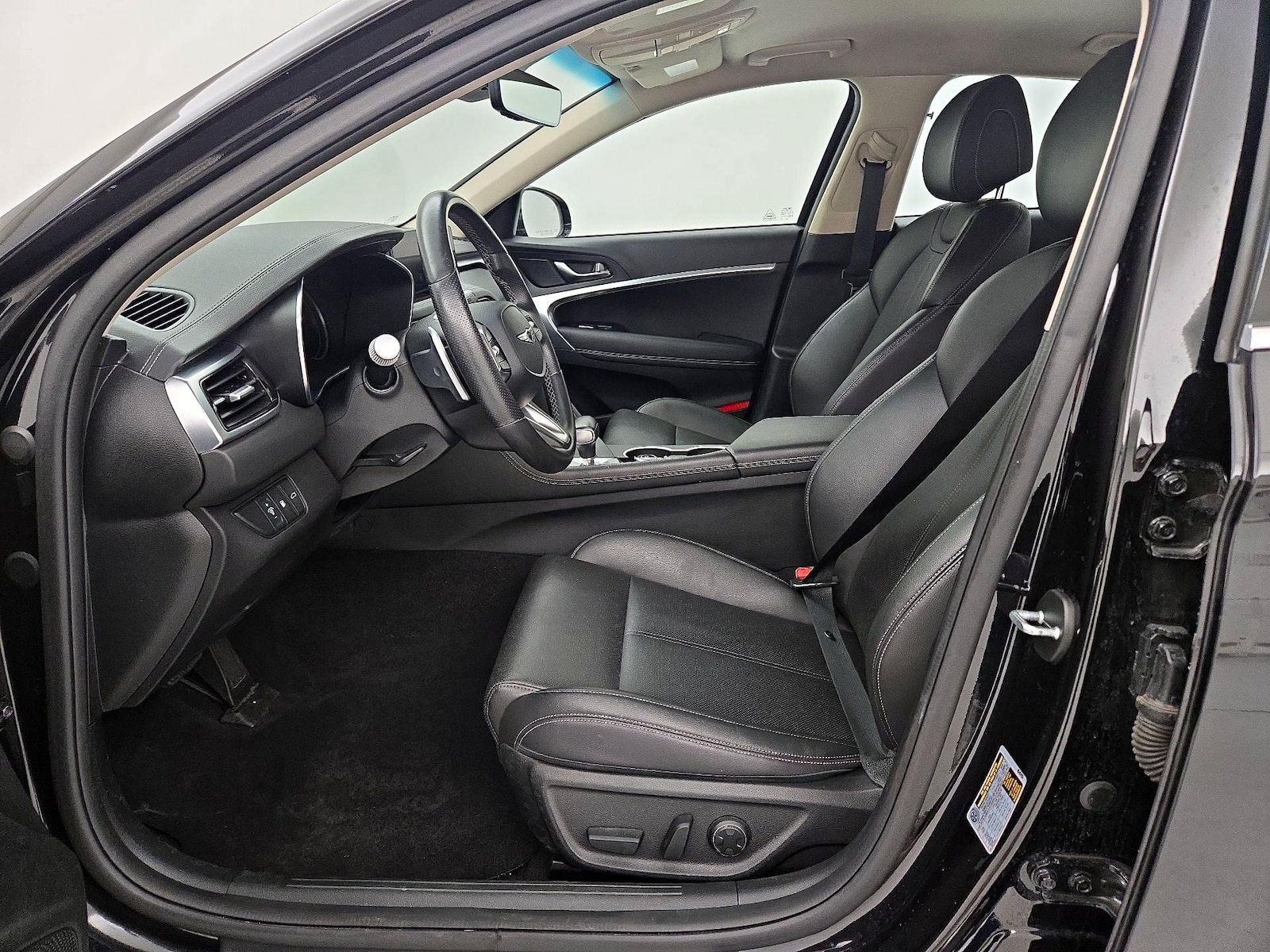 2025 GENESIS G70 Standard - Photo 12