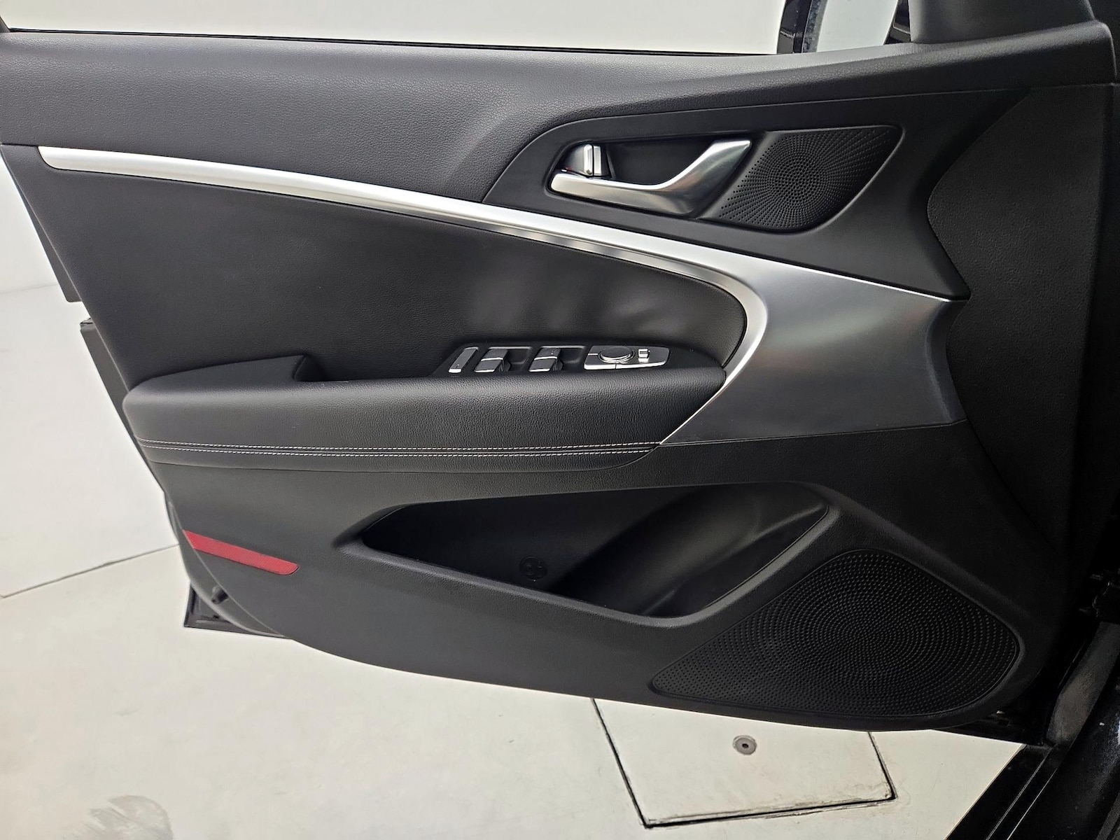 2025 GENESIS G70 Standard - Photo 13
