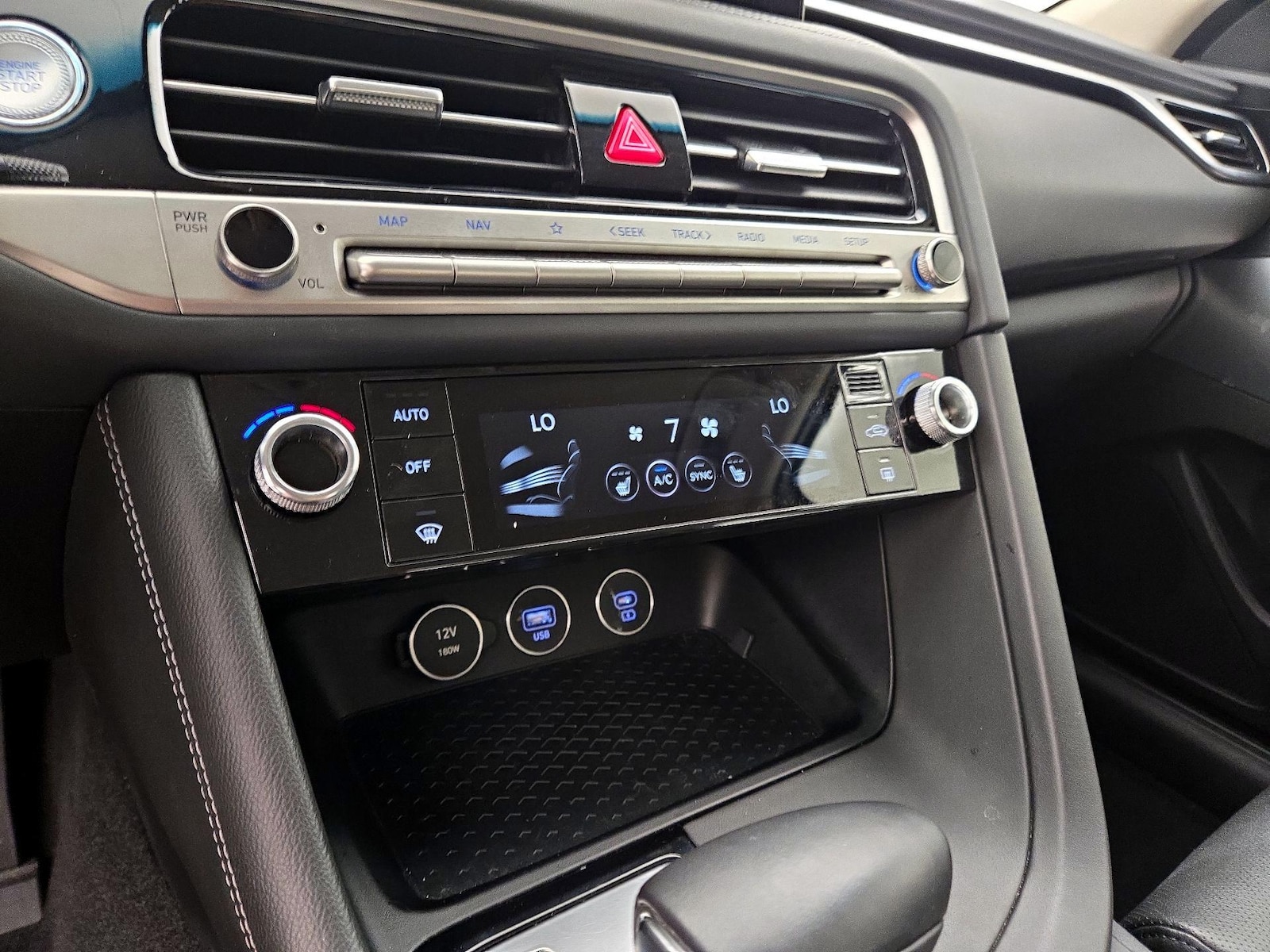 2025 GENESIS G70 Standard - Photo 18