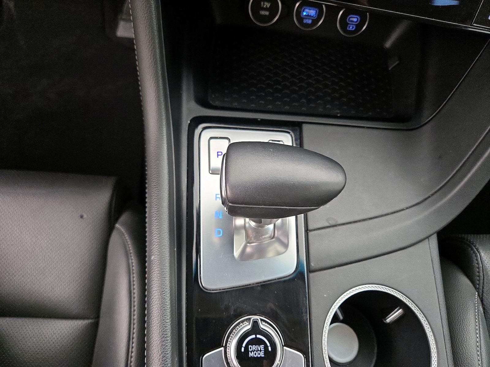 2025 GENESIS G70 Standard - Photo 19