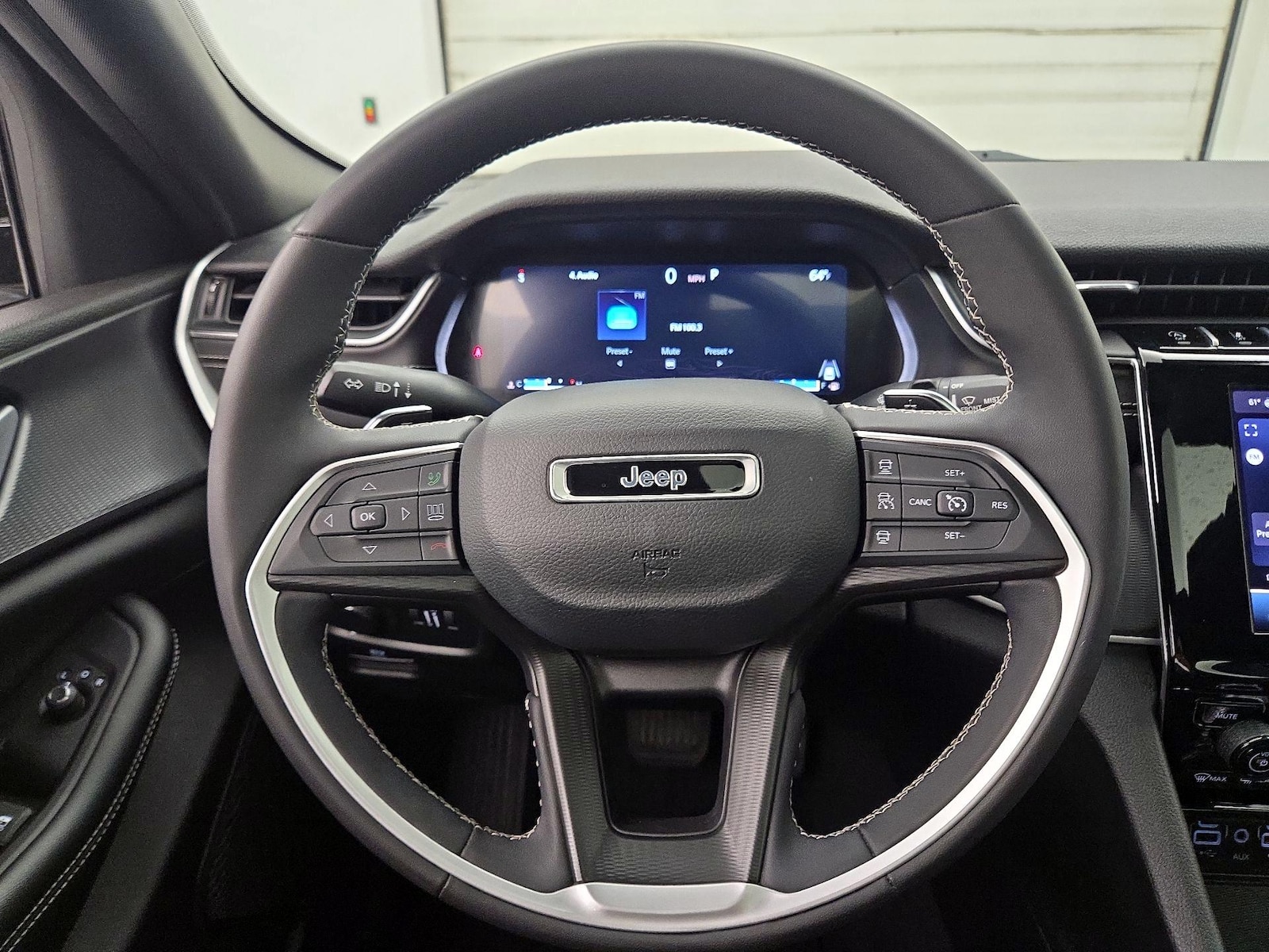 2024 Jeep Grand Cherokee Altitude - Photo 11