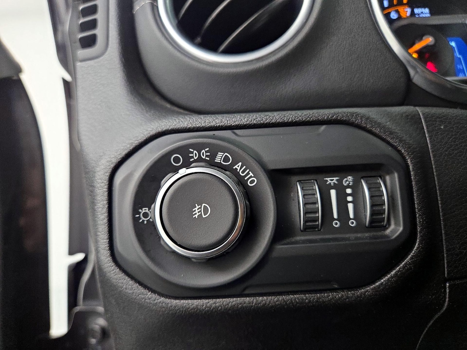 2021 Jeep Wrangler Unlimited Sahara - Photo 14