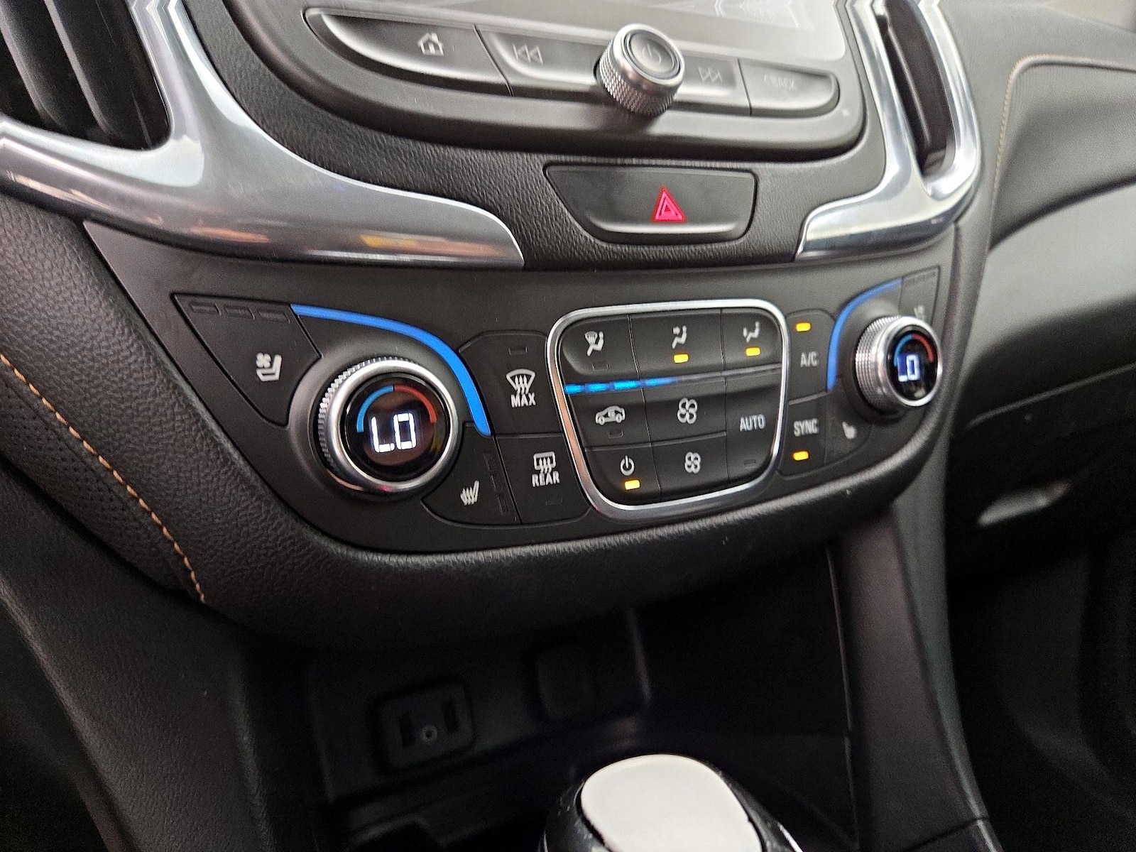 2018 Chevrolet Equinox Premier - Photo 17