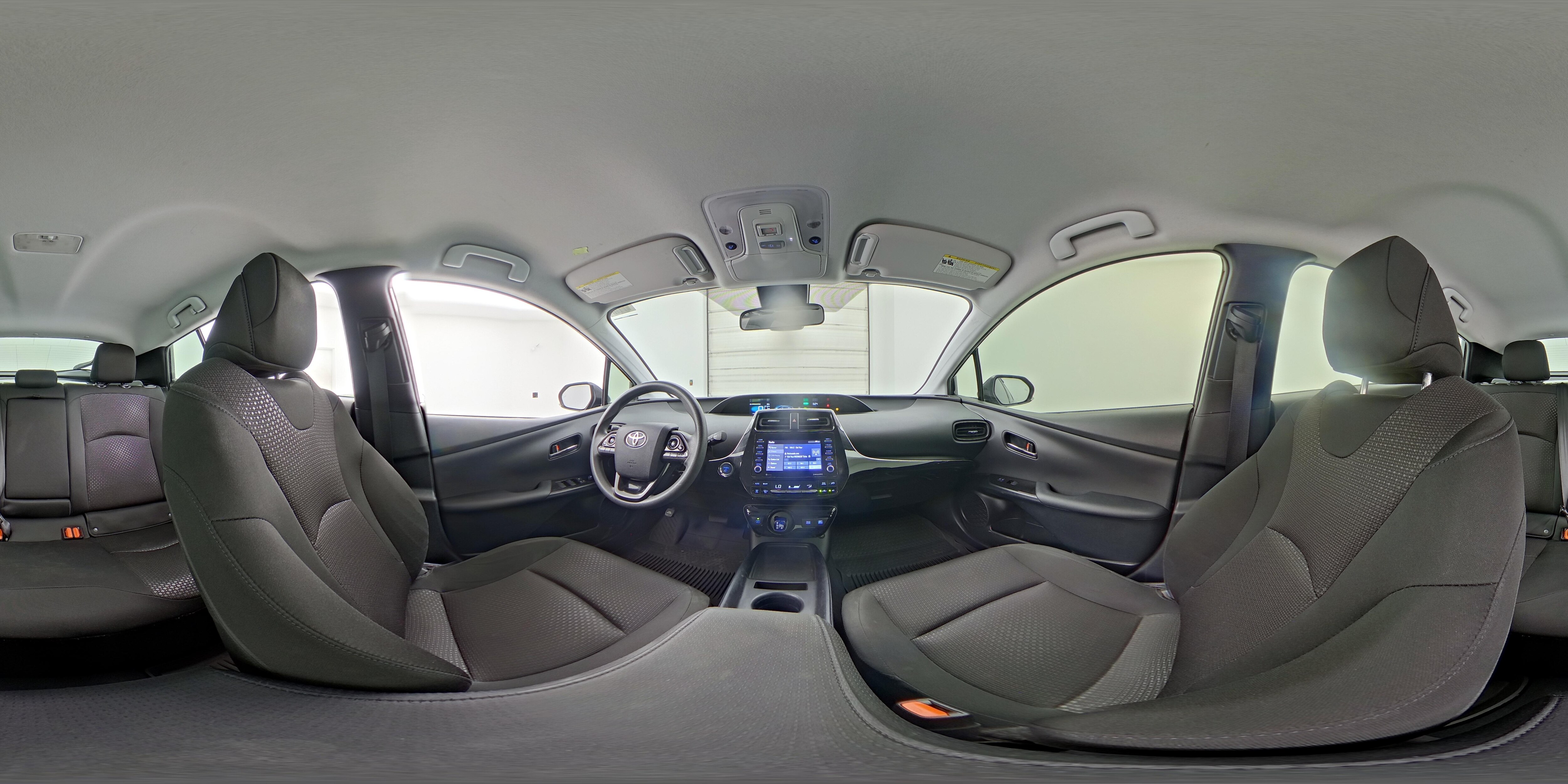 2021 Toyota Prius LE - Photo 24