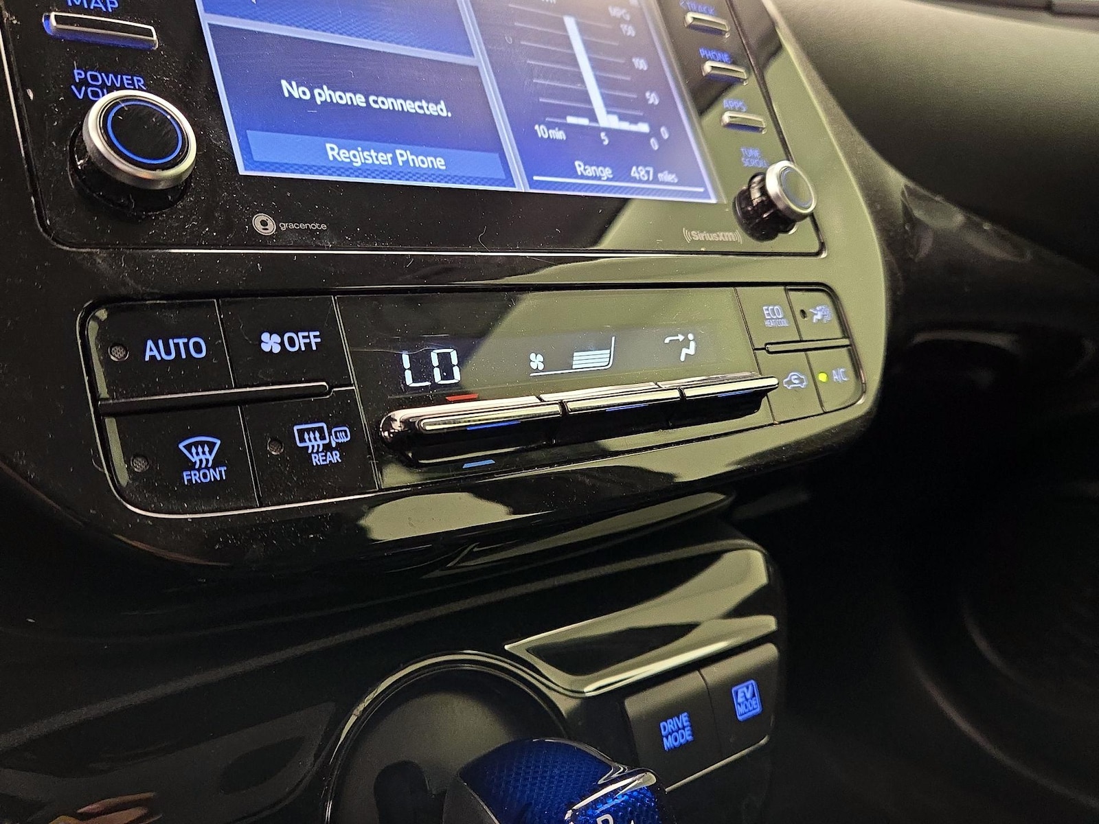 2021 Toyota Prius LE - Photo 17