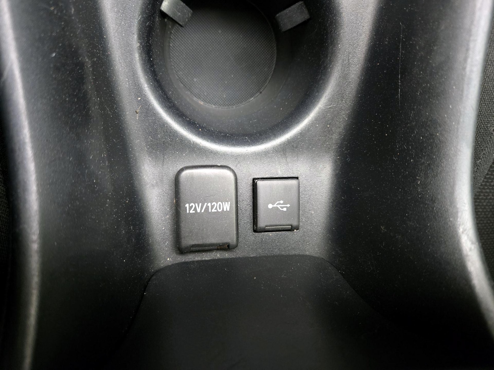 2021 Toyota Prius LE - Photo 19