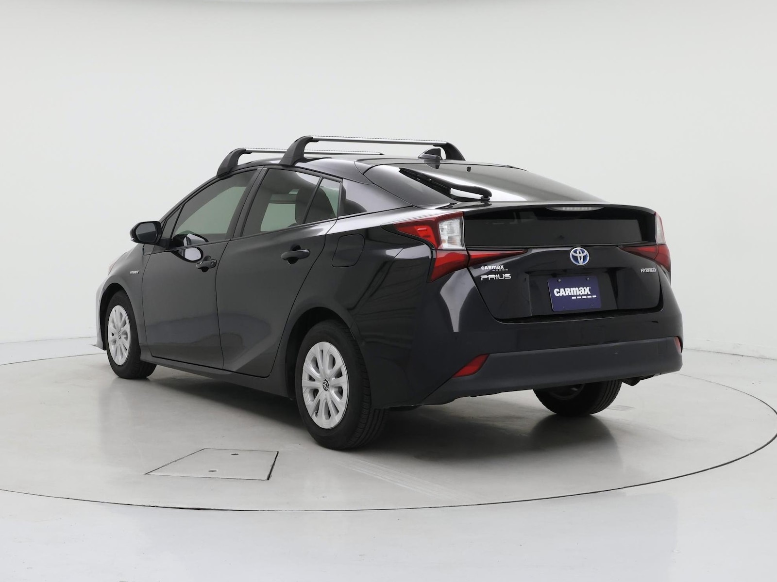 2021 Toyota Prius LE - Photo 3