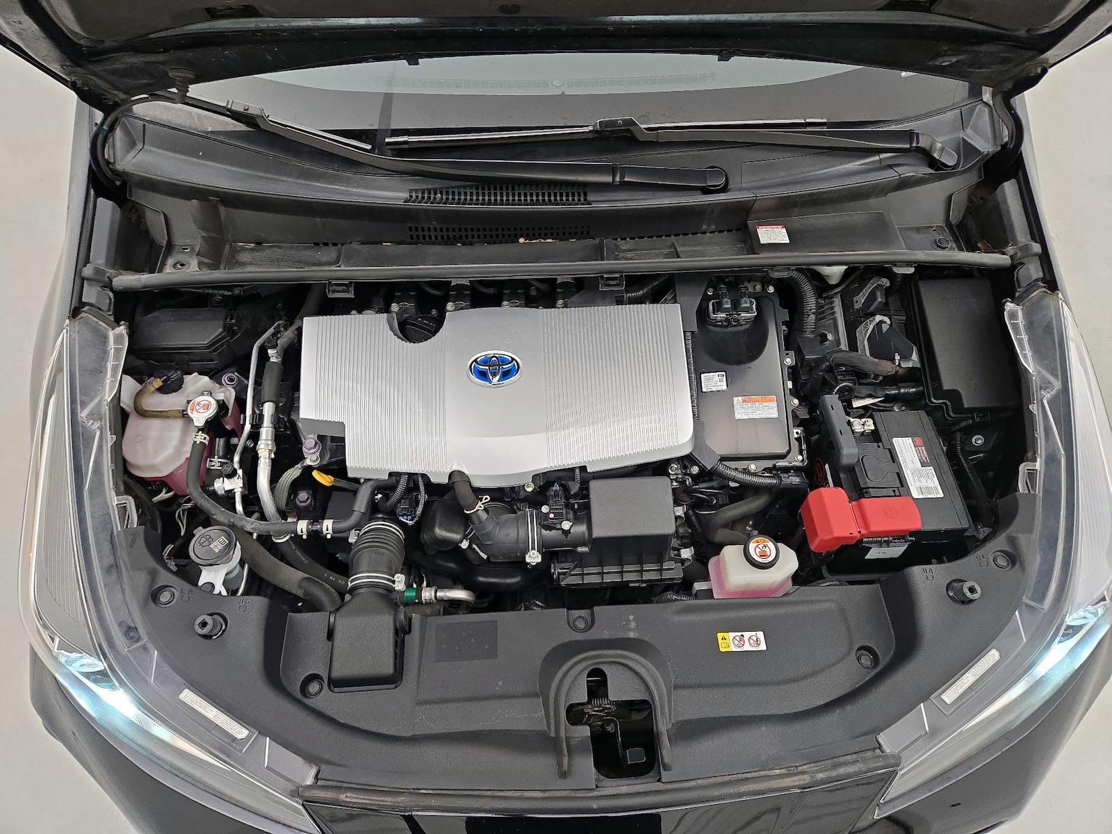 2021 Toyota Prius LE - Photo 22