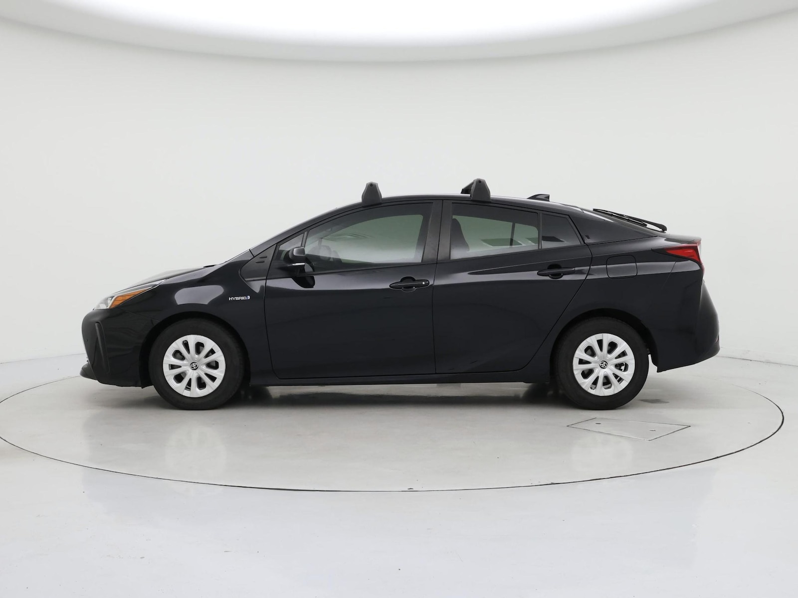 2021 Toyota Prius LE - Photo 4