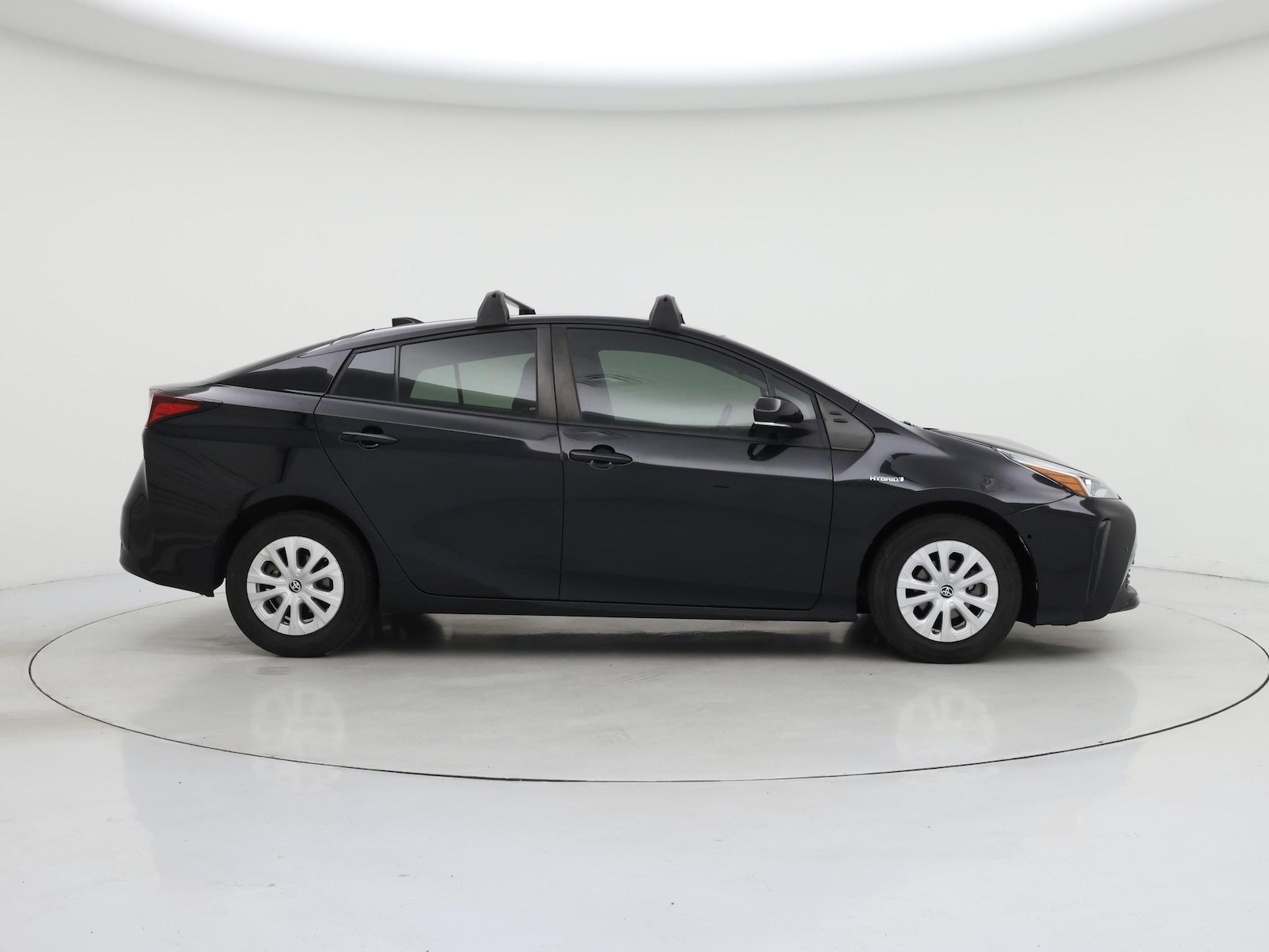 2021 Toyota Prius LE - Photo 8