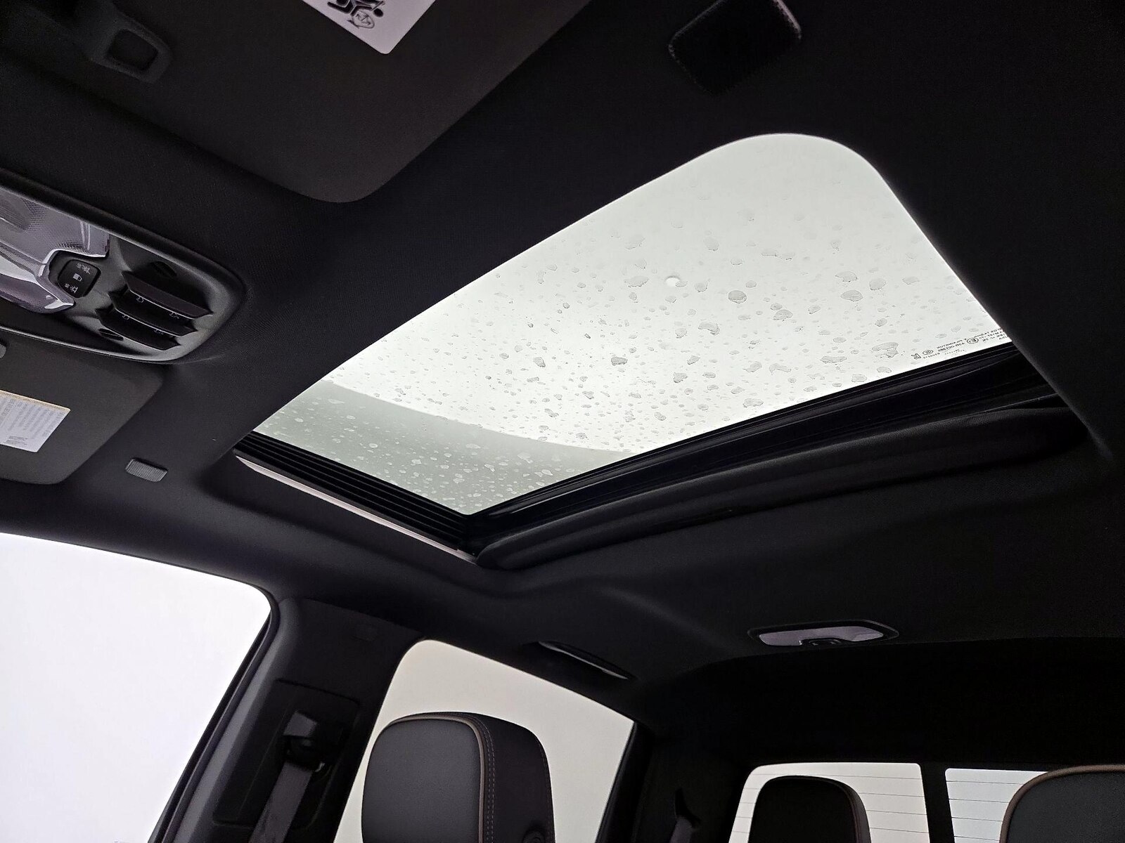 Sunroof(s) & Overhead Airbags
