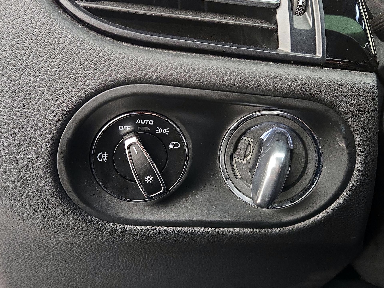 2021 Porsche Macan Base - Photo 14