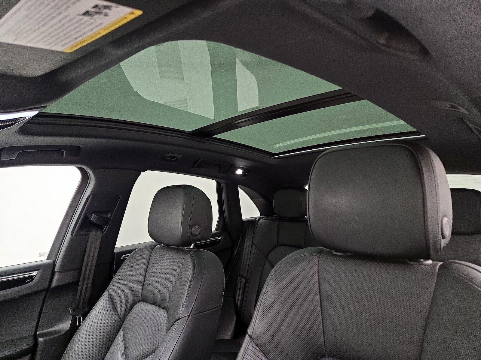 2021 Porsche Macan Base - Photo 21