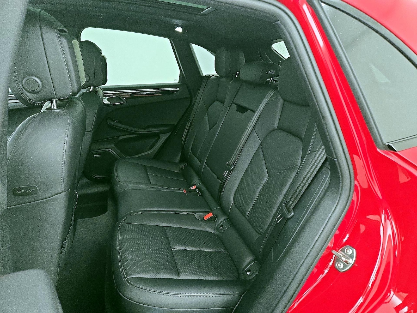 2021 Porsche Macan Base - Photo 22