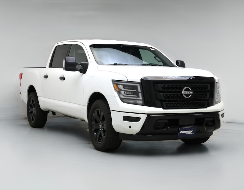 2023 Nissan Titan SV