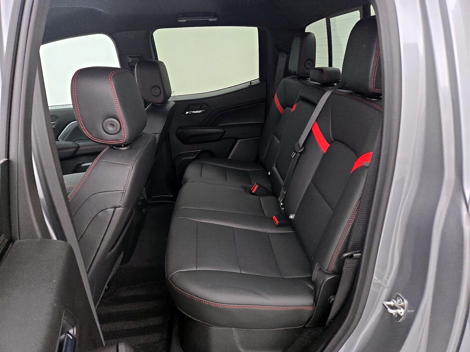 2026 Chevrolet Colorado Z71 - Photo 21